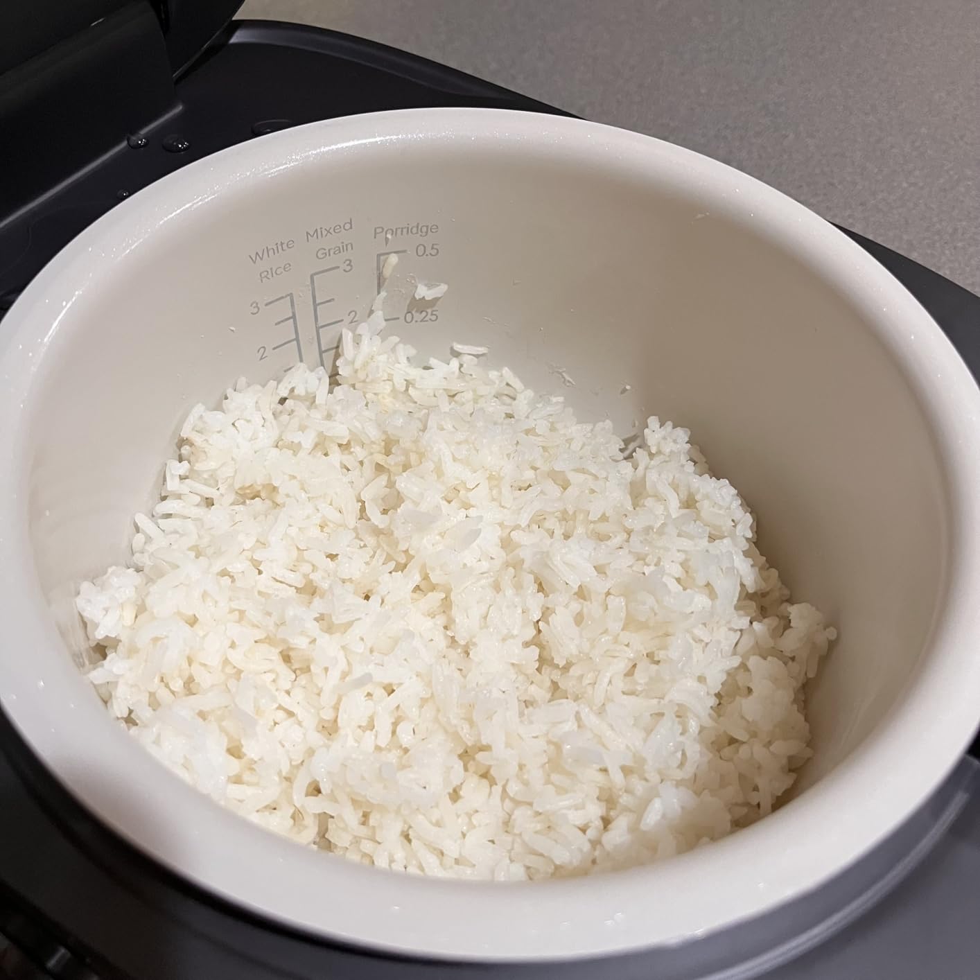 Toshiba Mini Rice Cooker, 3 Cups Uncooked Small Rice Cooker, Steamer & Warmer, With Fuzzy Logic And One-Touch Cooking, 24 Hour Delay Timer And Auto Keep Warm Feature, White Customer Review Toshiba Mini Rice Cooker, 3 Cups Uncooked Small Rice Cooker, Steamer & Warmer, With Fuzzy Logic And One-Touch Cooking, 24 Hour Delay Timer And Auto Keep Warm Feature, White - Customer Photo 2