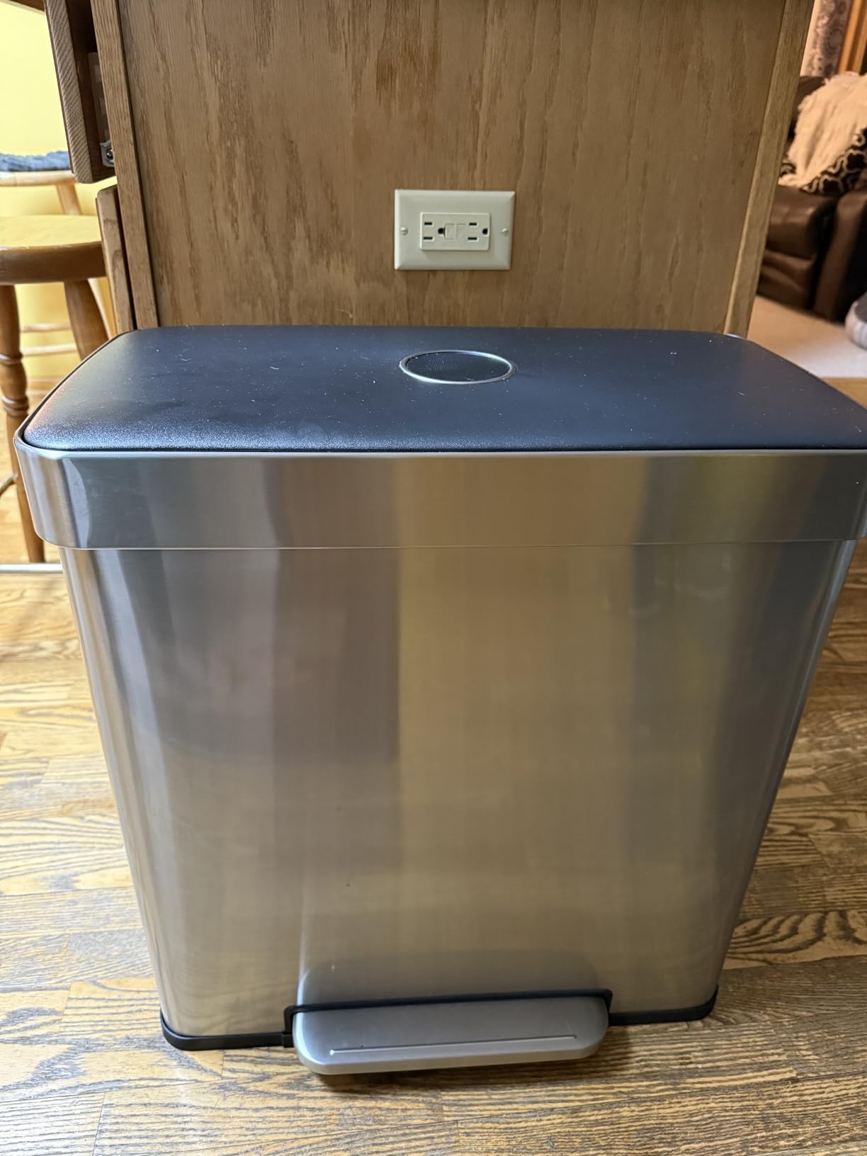 Amazon Basics Dual Compartment Recycling Trash Can with Soft-Close Lid and Removable Liner Buckets, 60 Liters, Rectangular, Grey, Silver - Customer Photo 2