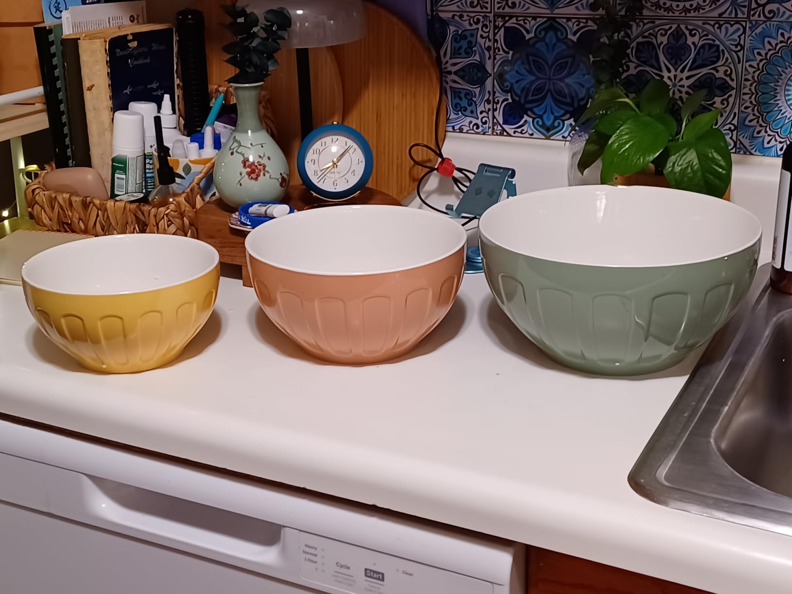 Lareina Ceramic Mixing Bowls for Kitchen, Large Nesting Mixing Bowl Set for Serving, Baking, Food Prepping, Cooking, Salad, Sourdough, Gift, Microwave Safe, Big 3.2/1.7/1.2 Qt, Set of 3, Pastel Color - Customer Photo 1
