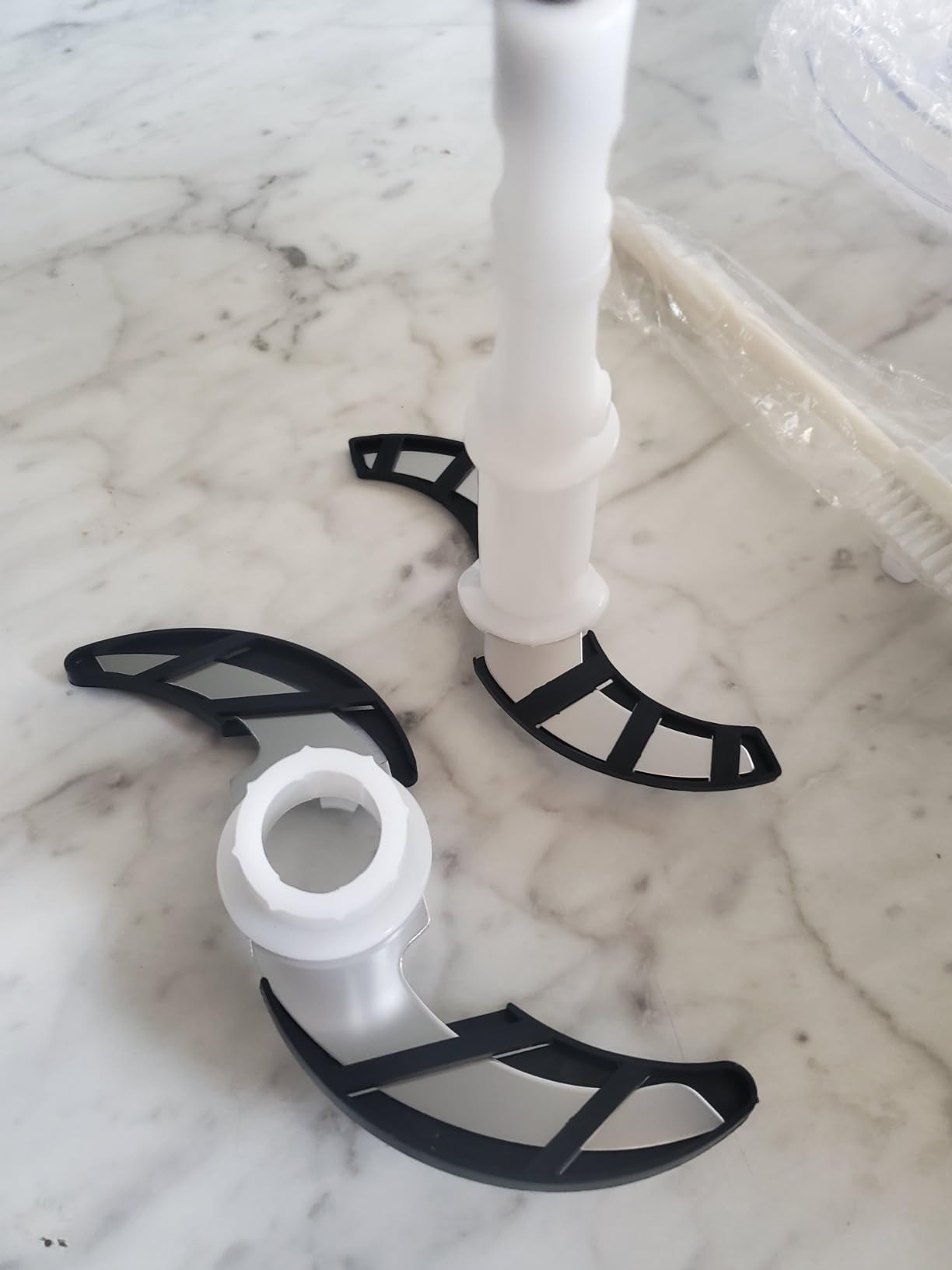 Food Processor, 500W Powerful Meat Grinder, 14Cup Stainless Steel Bowl, 3 Speed Modes 4 Bi-Level Blades for Onion, Meat, Nuts, Fruit, Garlic, Vegetable, Baby Food Customer Review Food Processor, 500W Powerful Meat Grinder, 14Cup Stainless Steel Bowl, 3 Speed Modes 4 Bi-Level Blades for Onion, Meat, Nuts, Fruit, Garlic, Vegetable, Baby Food - Customer Photo 4