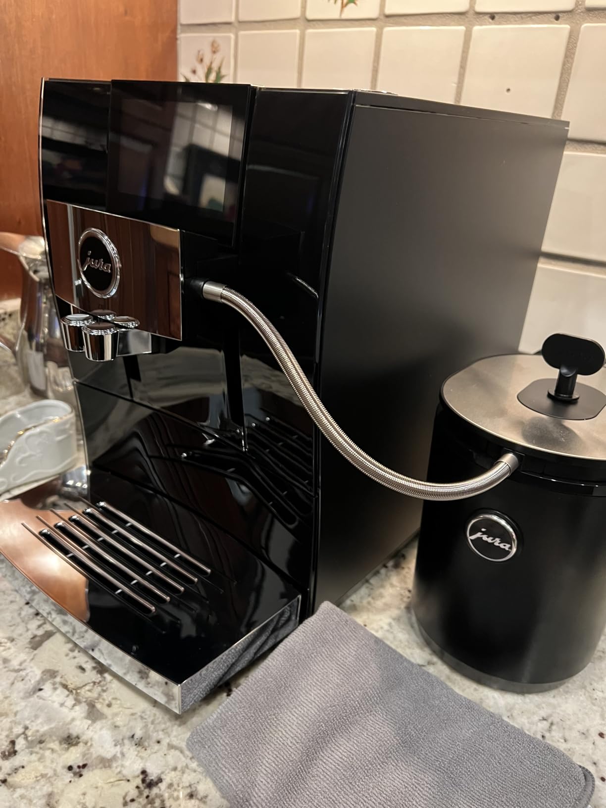 Jura Z10 Aluminum White - Customer Photo 2