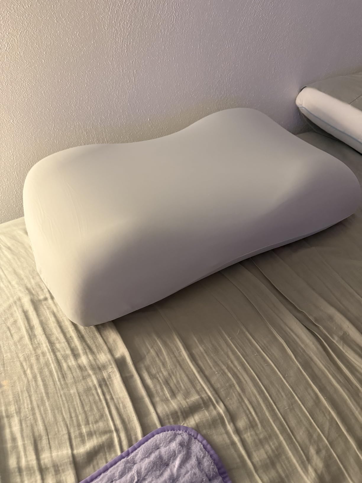 C CUSHION LAB Deep Sleep Pillow, Patented Ergonomic Contour Design for Side & Back Sleepers, Orthopedic Cervical Shape Gently Cradles Head & Provides Neck Support & Shoulder Pain Relief - Calm Grey customer photo 2