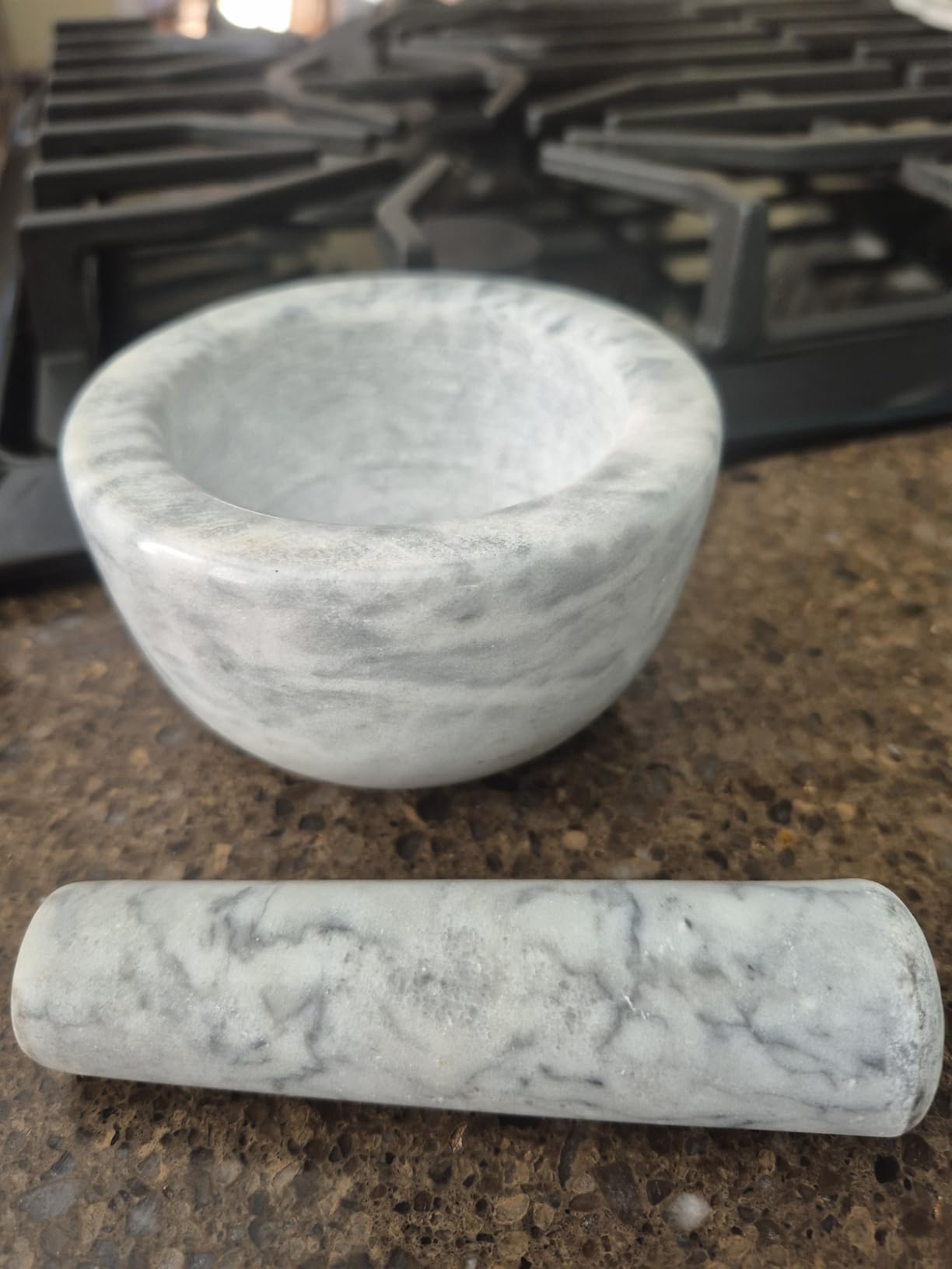 Tera Marble Mortar and Pestle Set Large Solid Stone Grinder Spice Herb Grinder Pill Crusher (Black, Diameter 5.5