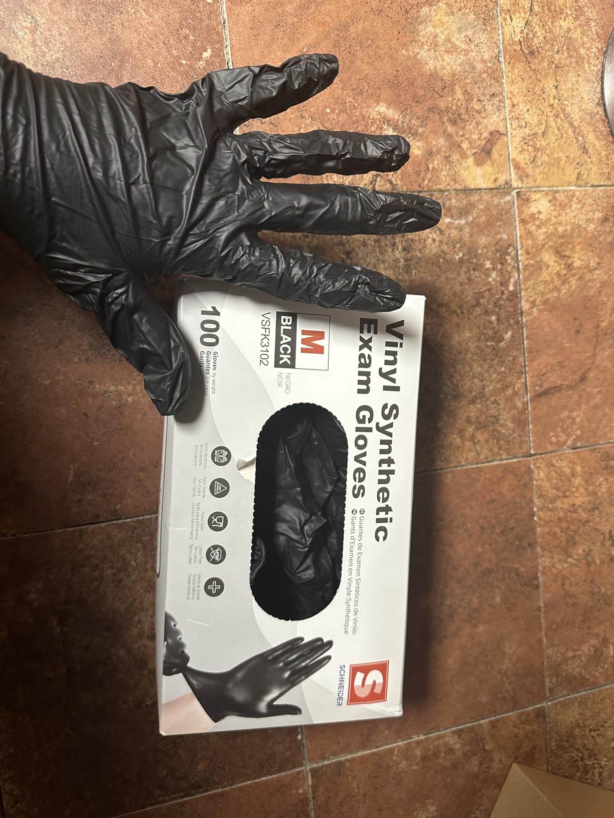 Schneider Vinyl Synthetic Exam Gloves, 4 Mil, Latex Free Disposable Gloves for Medical, Cooking, Cleaning, and Food Prep - Customer Photo 3