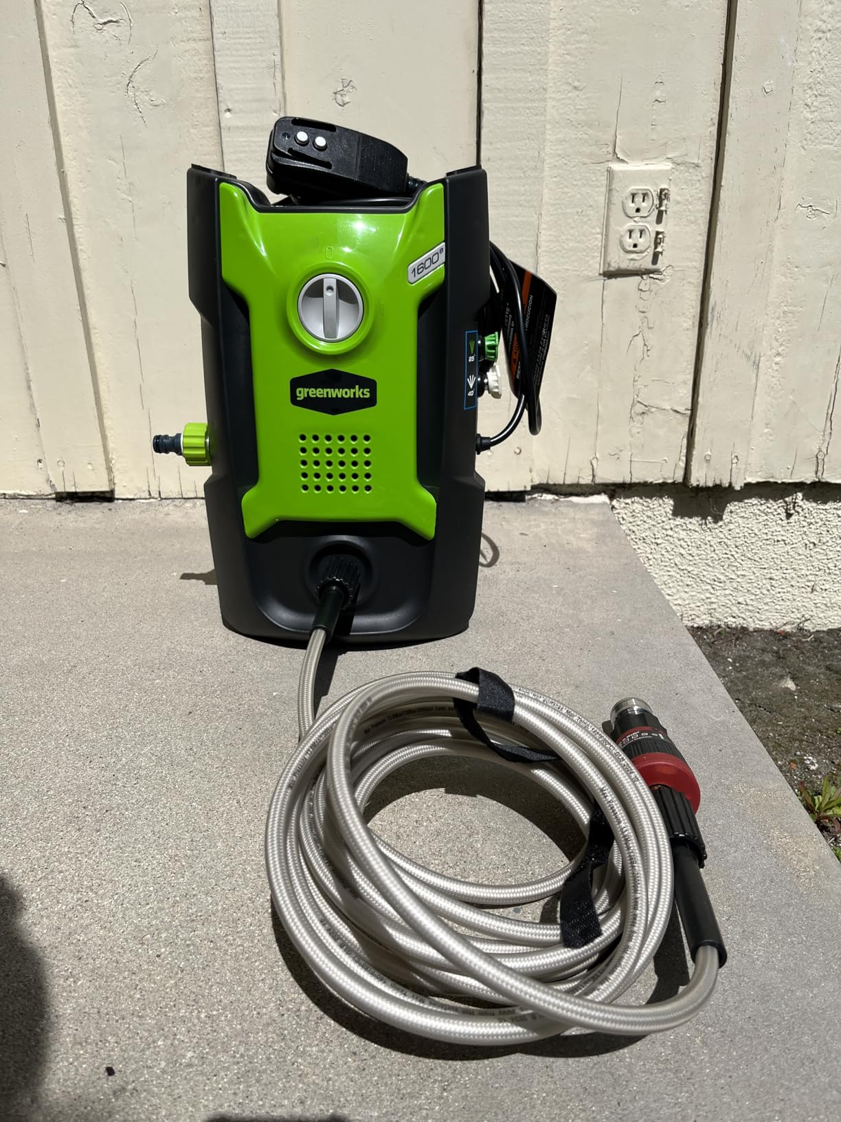 Greenworks Compact Electric Pressure Washer, 1.2 GPM (CSA Certified, Lightweight, 20 FT Tangle-Free Hose, 35 FT Power Cord) Great For Cars, Fences, Patios, Driveways, Decks and Patios customer photo 1