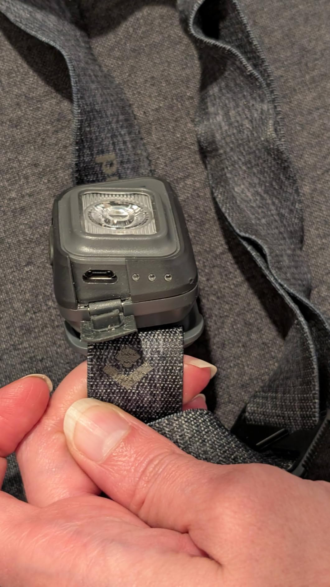 BLACK DIAMOND Astro 300 Headlamp | 300 Lumens Brightness | 3X AAA Battery Operated (Included) | Compact & Lightweight | Graphite customer photo 2