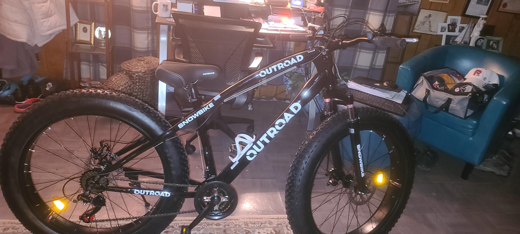 Outroad Fat Tire Mountain Bike with 26 inch Wheels, 21 Speed with High Carbon Steel Frame, Double Disc Brake and Front Suspension Anti-Slip Bikes customer photo 1