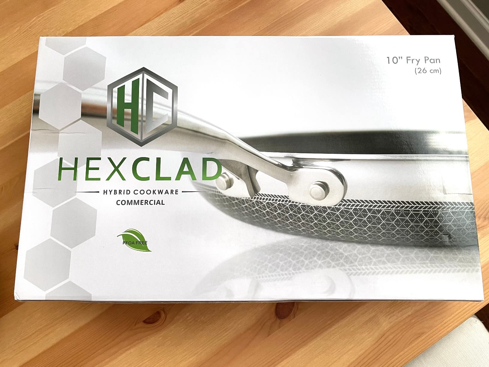 HexClad Hybrid Nonstick 6-Piece Fry Pan Set, 8, 10, and 12-Inch Frying Pans with Tempered Glass Lids, Stay-Cool Handles, Dishwasher-Friendly, Induction Ready, Compatible with All Cooktops Customer Review HexClad Hybrid Nonstick 6-Piece Fry Pan Set, 8, 10, and 12-Inch Frying Pans with Tempered Glass Lids, Stay-Cool Handles, Dishwasher-Friendly, Induction Ready, Compatible with All Cooktops - Customer Photo 4