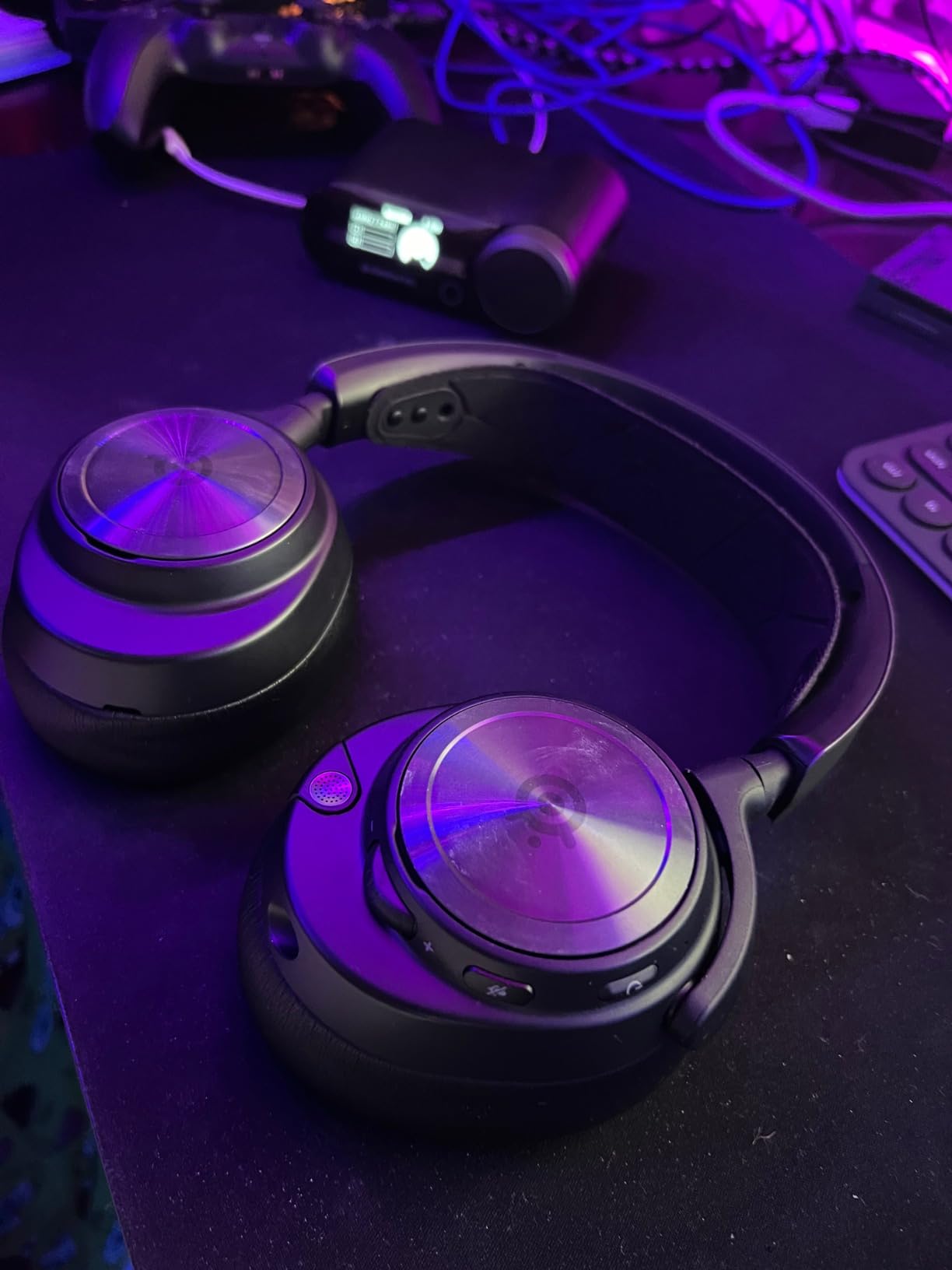 SteelSeries Arctis Nova Pro Wireless Xbox Multi-System Gaming Headset - Premium Hi-Fi Drivers - Active Noise Cancellation Infinity Power System - Stealth Mic - Xbox, PC, PS5, PS4, Switch, Mobile customer photo 2