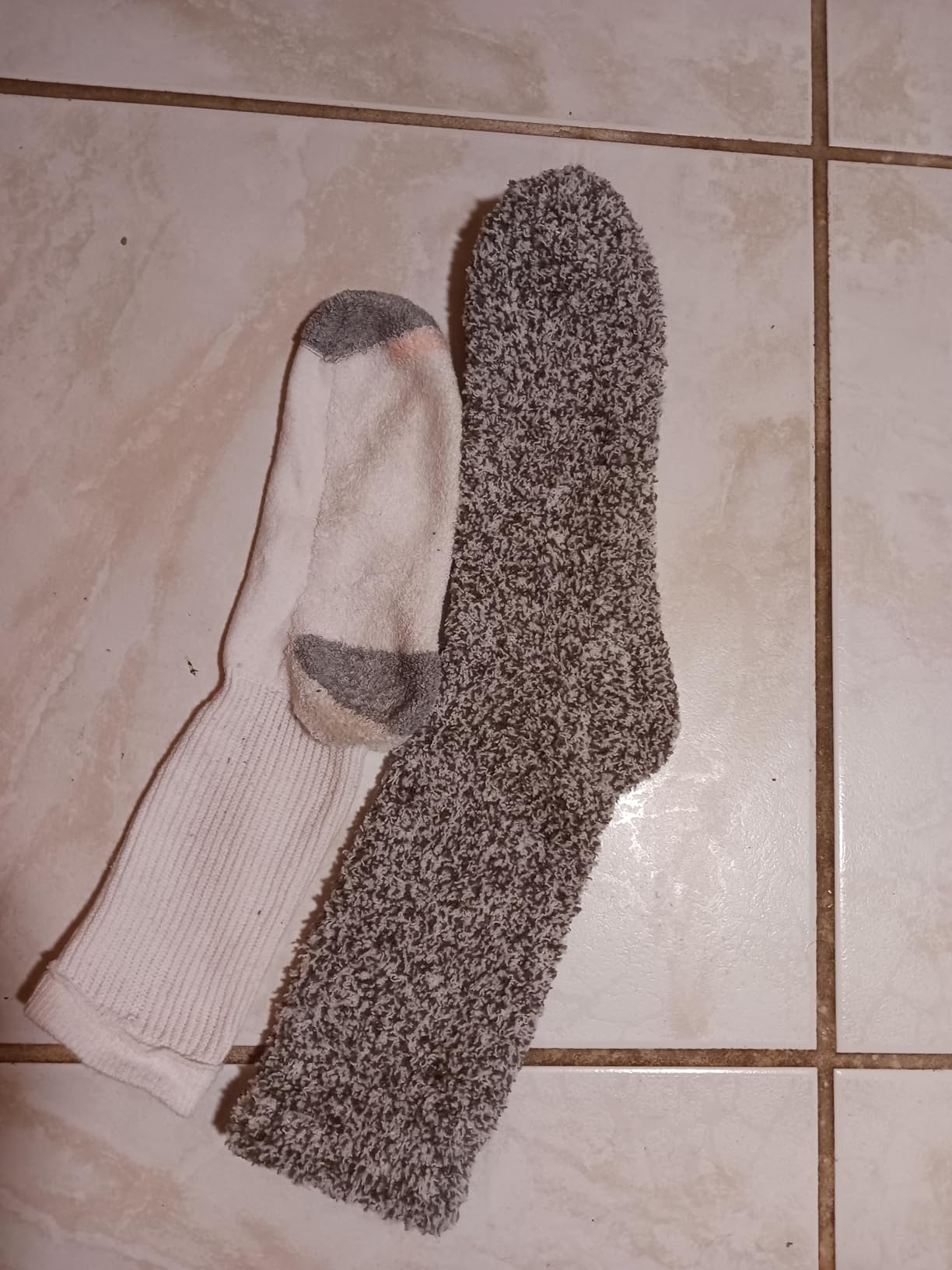 Unboxme Gifts Warm & Cozy Ultra-Luxe Cloud Sock for Women & Men - Super Soft Luxurious Fabric Sleep Socks - Customer Photo 1