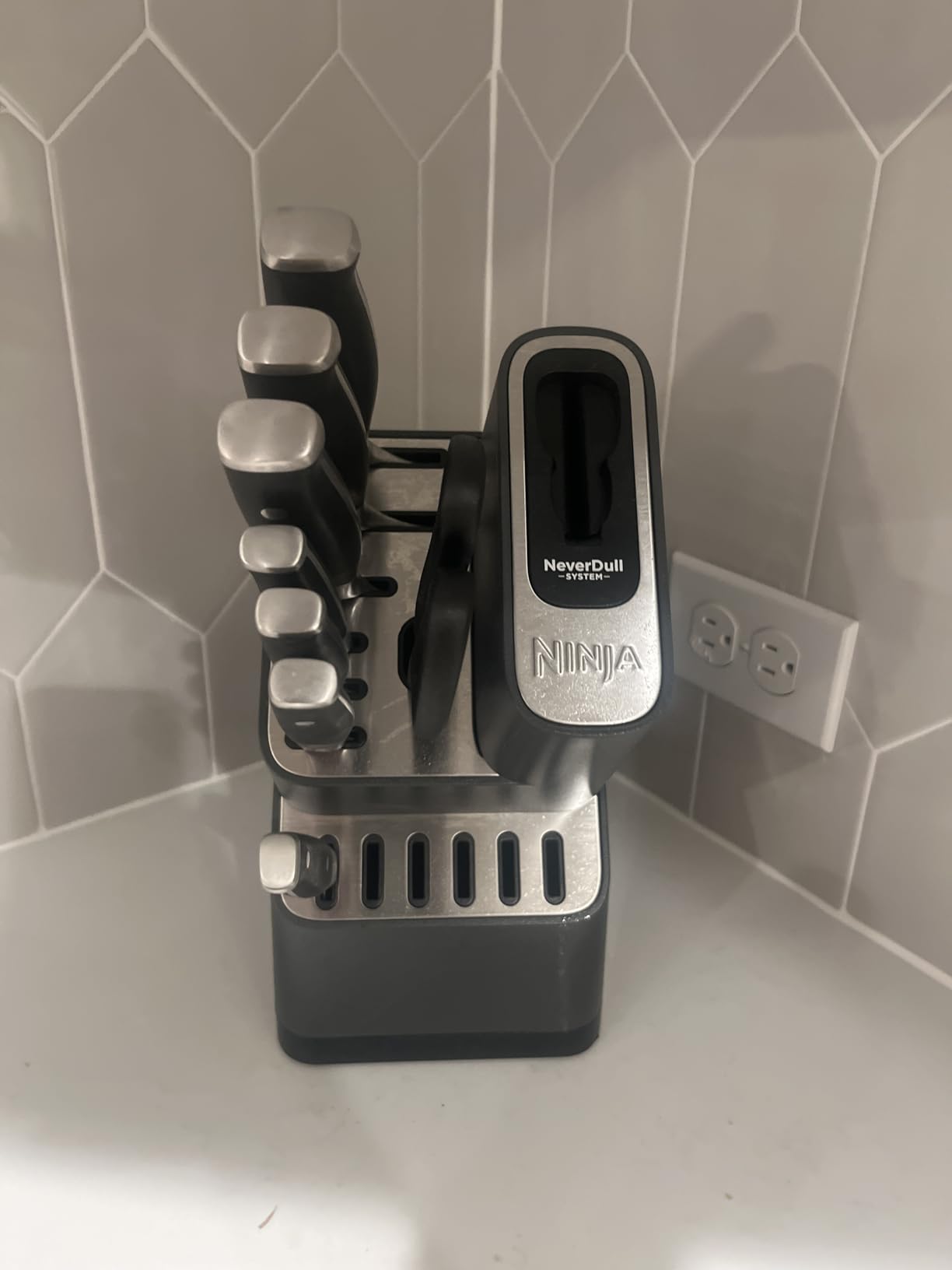 Ninja K52015 Foodi NeverDull 15 Piece Premium Knife System, Wood Series Block, German Stainless Steel, with Built-in Sharpener, Stainless Steel/Walnut - Customer Photo 1