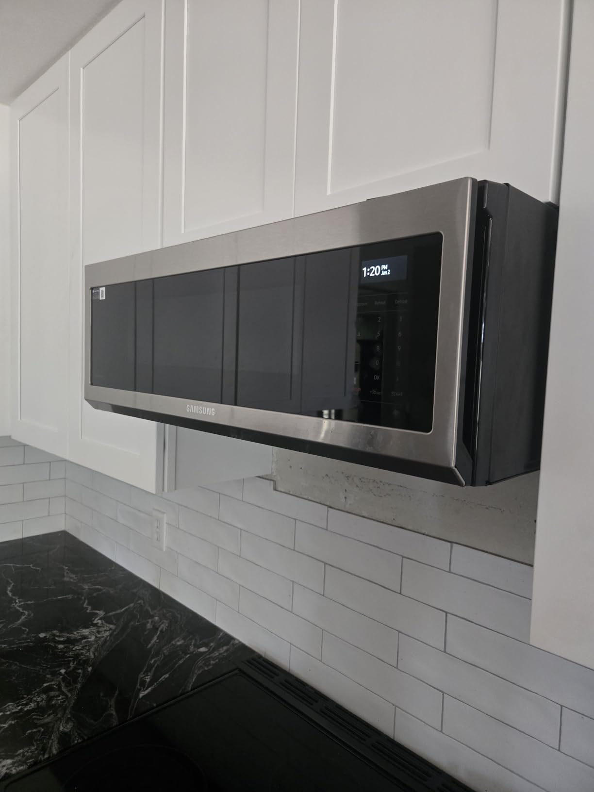 SAMSUNG 1.1 Cu Ft Smart SLIM Over the Range Microwave Oven w/ 550 CFM Hood Vent, Wi-Fi, Voice Control, LED Light Bar, Sensor Cook, 1100 Watt, ME11A7710DS/AA, Fingerprint Resistant Stainless Steel Customer Review SAMSUNG 1.1 Cu Ft Smart SLIM Over the Range Microwave Oven w/ 550 CFM Hood Vent, Wi-Fi, Voice Control, LED Light Bar, Sensor Cook, 1100 Watt, ME11A7710DS/AA, Fingerprint Resistant Stainless Steel - Customer Photo 4