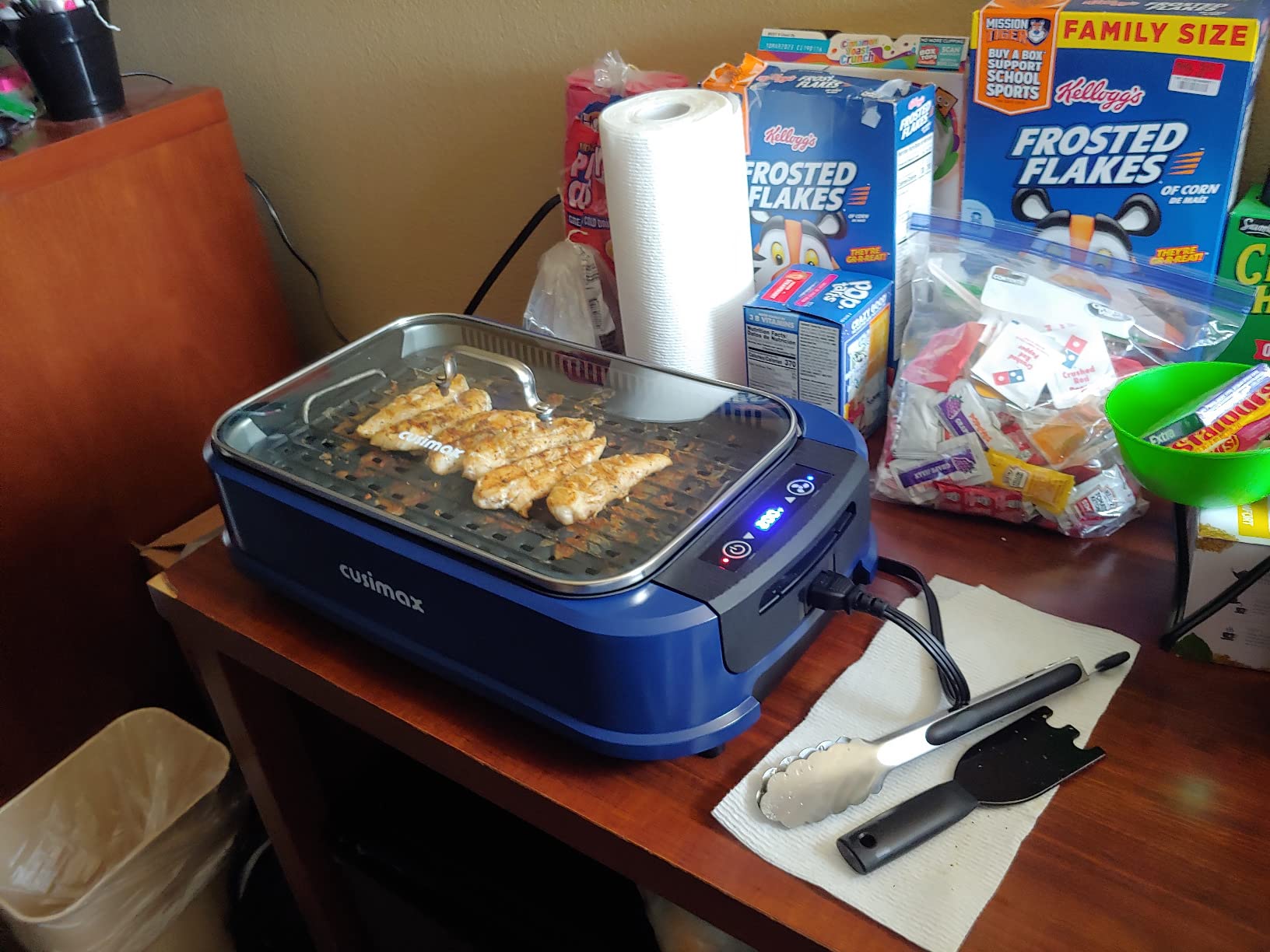 Indoor Grill, CUSIMAX Smokeless Grill Indoor, 1500W Electric Grill Griddle Korean BBQ with LED Smart Display & Tempered Glass Lid, Non-stick Removable Grill Plate & Griddle Plate, Black customer photo 2