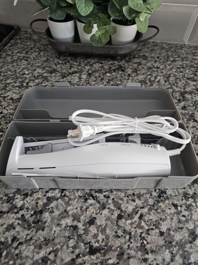 Hamilton Beach Electric Knife Set for Carving Meats, Poultry, Bread, Crafting Foam & More, Reciprocating Serrated Stainless Steel Blades, Ergonomic Design Storage Case + Fork Included, 5 Foot Cord Customer Review Best Electric Knife for Carving Turkey