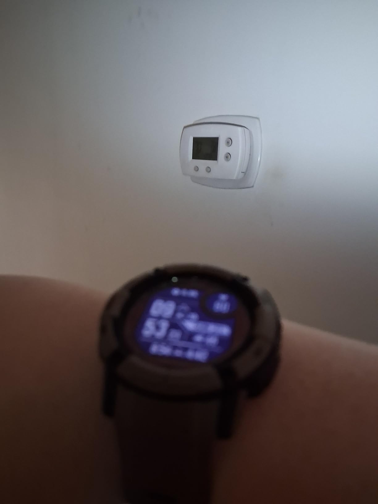 Garmin Instinct 2X Solar - Tactical Edition, Rugged GPS Smartwatch, Built-in Flashlight, Ballistics Calculator, Solar Charging Capability, Coyote Tan customer photo 1