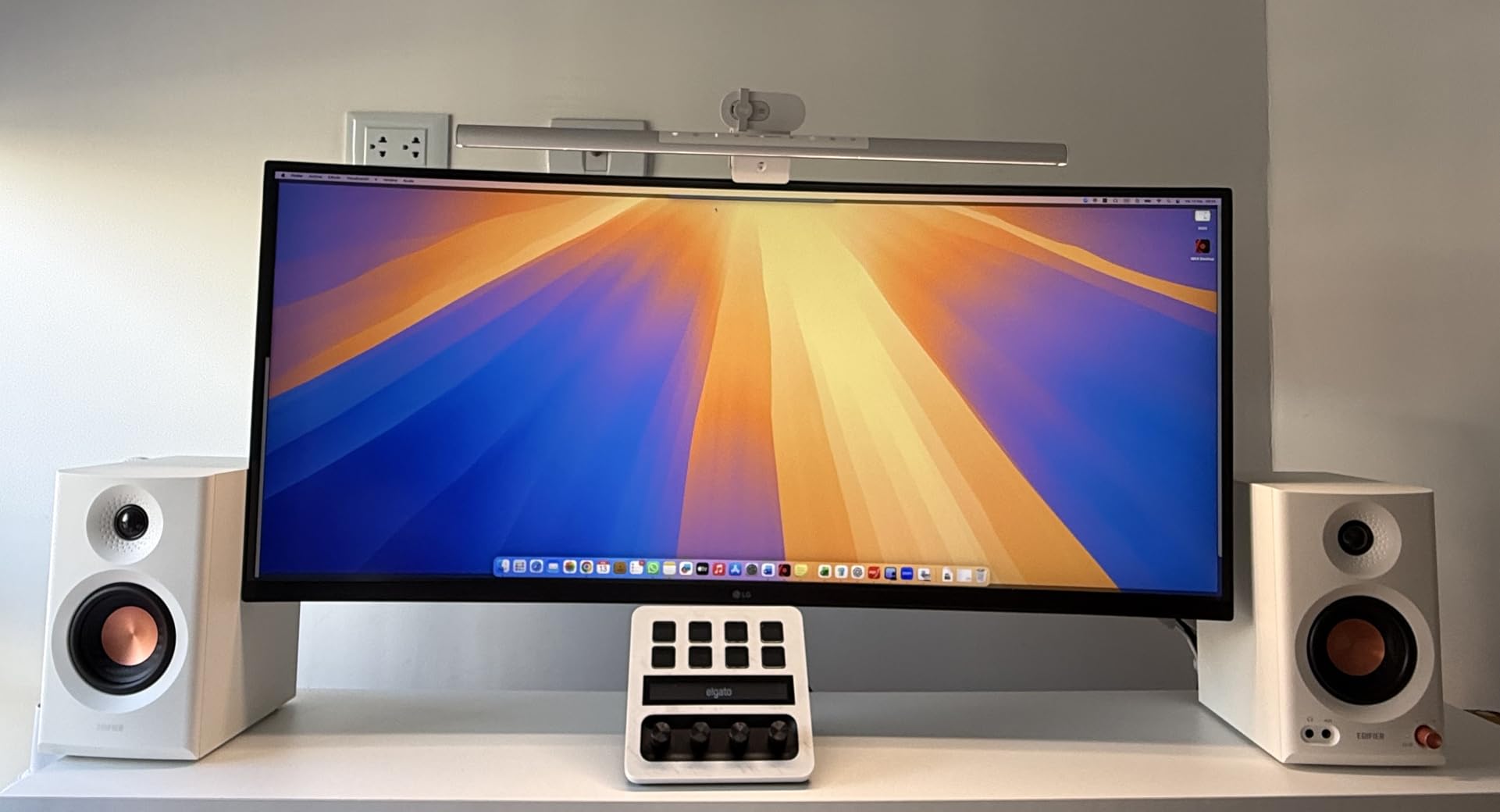 Logitech Brio 101 Full HD 1080p Webcam for Meetings, Streaming, Desktop, Laptop, PC - Built-in Mic, Shutter, Works with Zoom, Microsoft Teams, Nintendo Switch 2's New GameChat Mode, USB-A,-Black customer photo 1