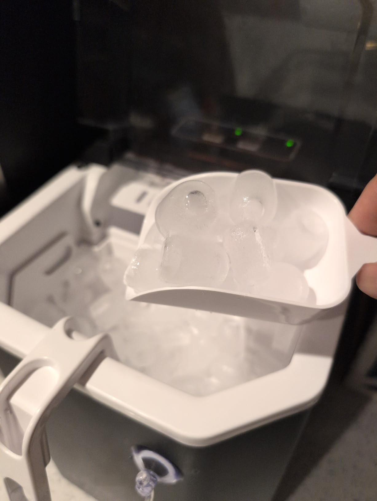 Silonn Ice Maker Countertop, Portable Ice Machine with Carry Handle, Self-Cleaning Ice Makers with Basket and Scoop, 9 Cubes in 6 Mins, 26 lbs per Day, Ideal for Home, Kitchen, Camping, RV customer photo 1