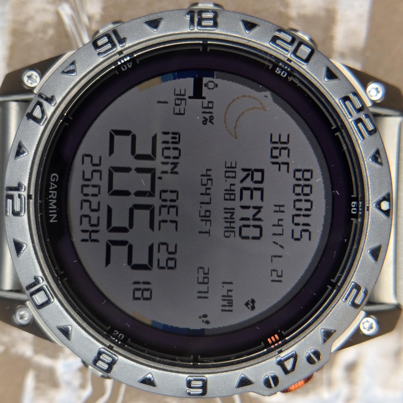 Garmin fēnix 7 Pro Sapphire Solar, Multisport GPS Smartwatch, Built-in Flashlight, Solar Charging Capability, Black customer photo 2