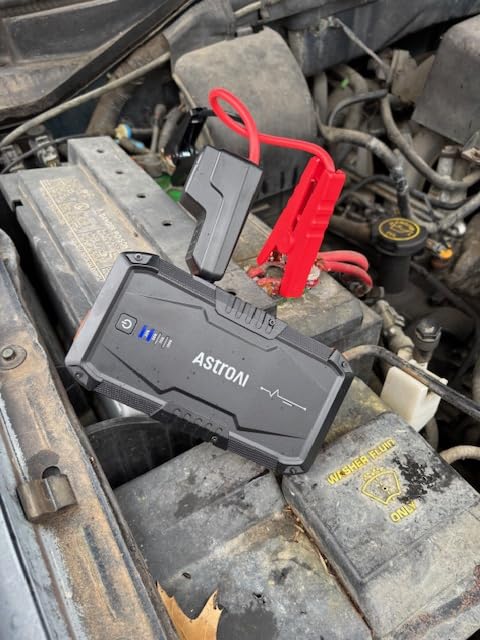 AstroAI S8 Car Battery Jump Starter 1500A customer photo 1