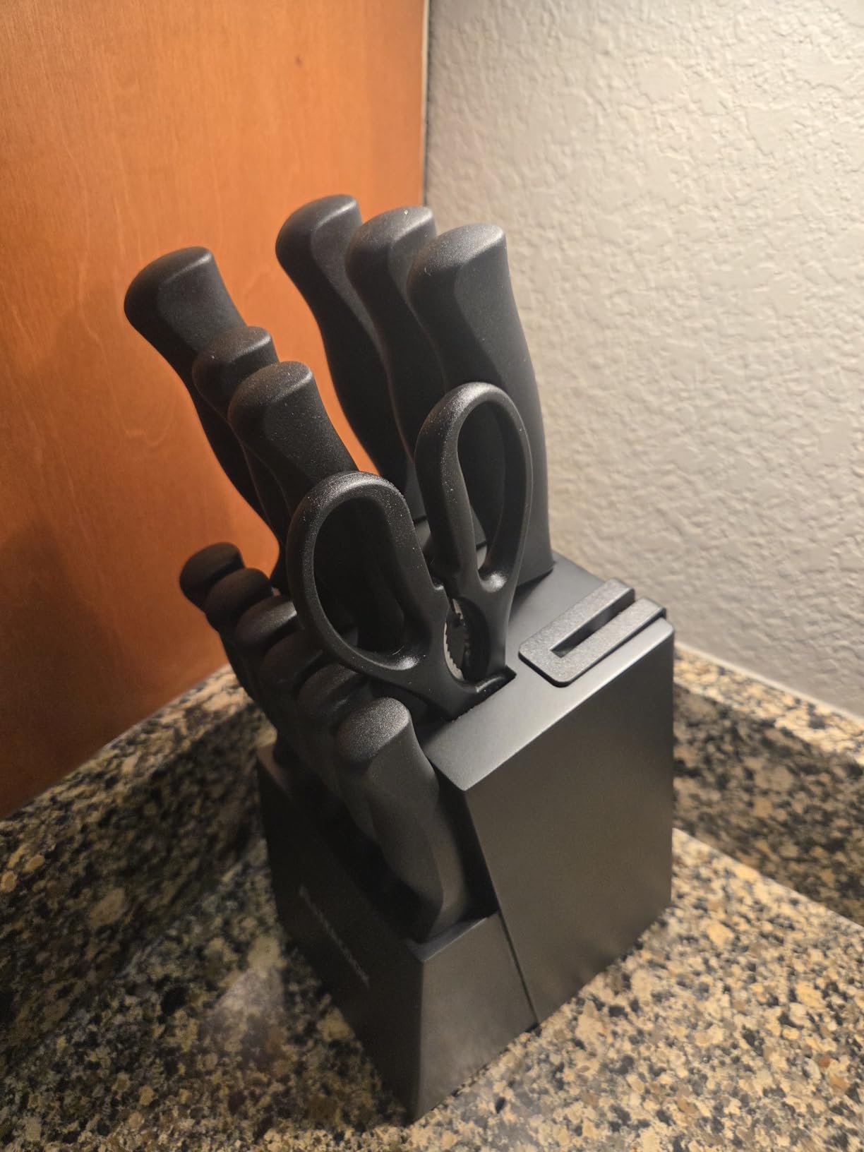 Knife Set, Astercook 15 Pieces Knife Sets for Kitchen with Block, Dishwasher Safe Kitchen Knife Set with Built in Sharpener Block, German Stainless Steel Knife Block Set, Valentine's Gift Customer Review Knife Set, Astercook 15 Pieces Knife Sets for Kitchen with Block, Dishwasher Safe Kitchen Knife Set with Built in Sharpener Block, German Stainless Steel Knife Block Set, Valentine's Gift - Customer Photo 2