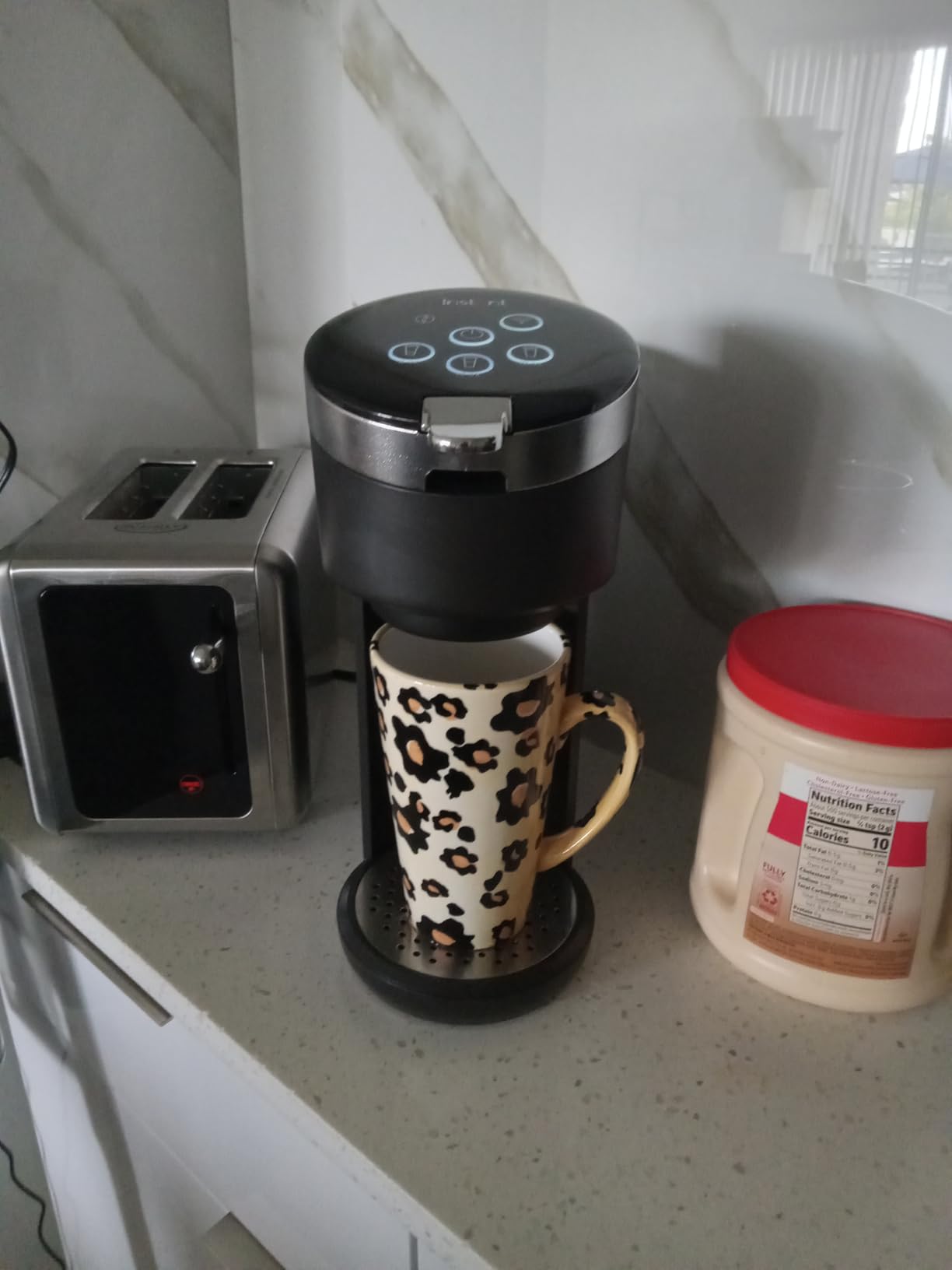 Instant Solo WIFI Connect Single Serve Coffee Maker, From the Makers of Instant Pot, Coffee Brewer, Includes Reusable Coffee Pod & Bold Setting, Brew 8 to 12oz., 40oz. Water Reservoir, Black Customer Review Instant Solo WIFI Connect Single Serve Coffee Maker, From the Makers of Instant Pot, Coffee Brewer, Includes Reusable Coffee Pod & Bold Setting, Brew 8 to 12oz., 40oz. Water Reservoir, Black - Customer Photo 1
