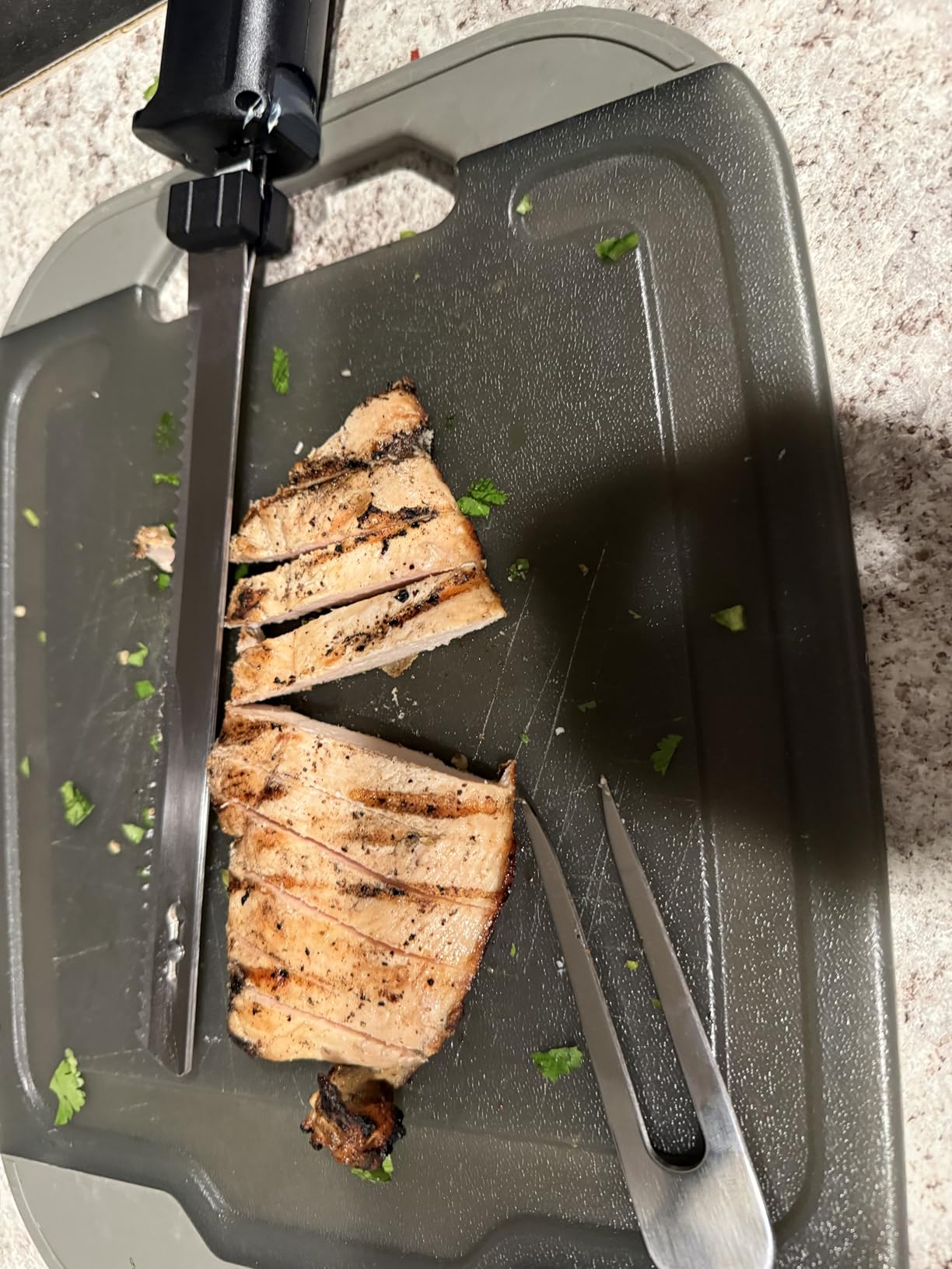 WORKPRO 12V Cordless Electric Fillet Knife with 8'' and 10'' Razor-Sharp Blades, Cordless Fillet Knife with Non-slip Grip Handle and Safety Lock, 2 Rechargeable Battery Packs, 1 Quick Battery Charger, and 1 Storage Carry Case for Fishing, Filleting, Outdoors Customer Review WORKPRO 12V Cordless Electric Fillet Knife with 8'' and 10'' Razor-Sharp Blades, Cordless Fillet Knife with Non-slip Grip Handle and Safety Lock, 2 Rechargeable Battery Packs, 1 Quick Battery Charger, and 1 Storage Carry Case for Fishing, Filleting, Outdoors - Customer Photo 4