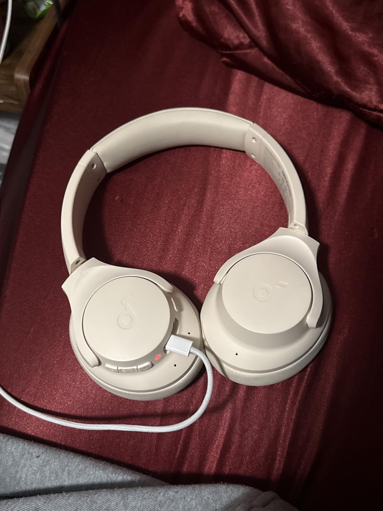 Soundcore by Anker Q20i Hybrid Active Noise Cancelling Headphones, Wireless Over-Ear Bluetooth, 40H Long ANC Playtime, Hi-Res Audio, Big Bass, Customize via an App, Transparency Mode - Customer Photo 1