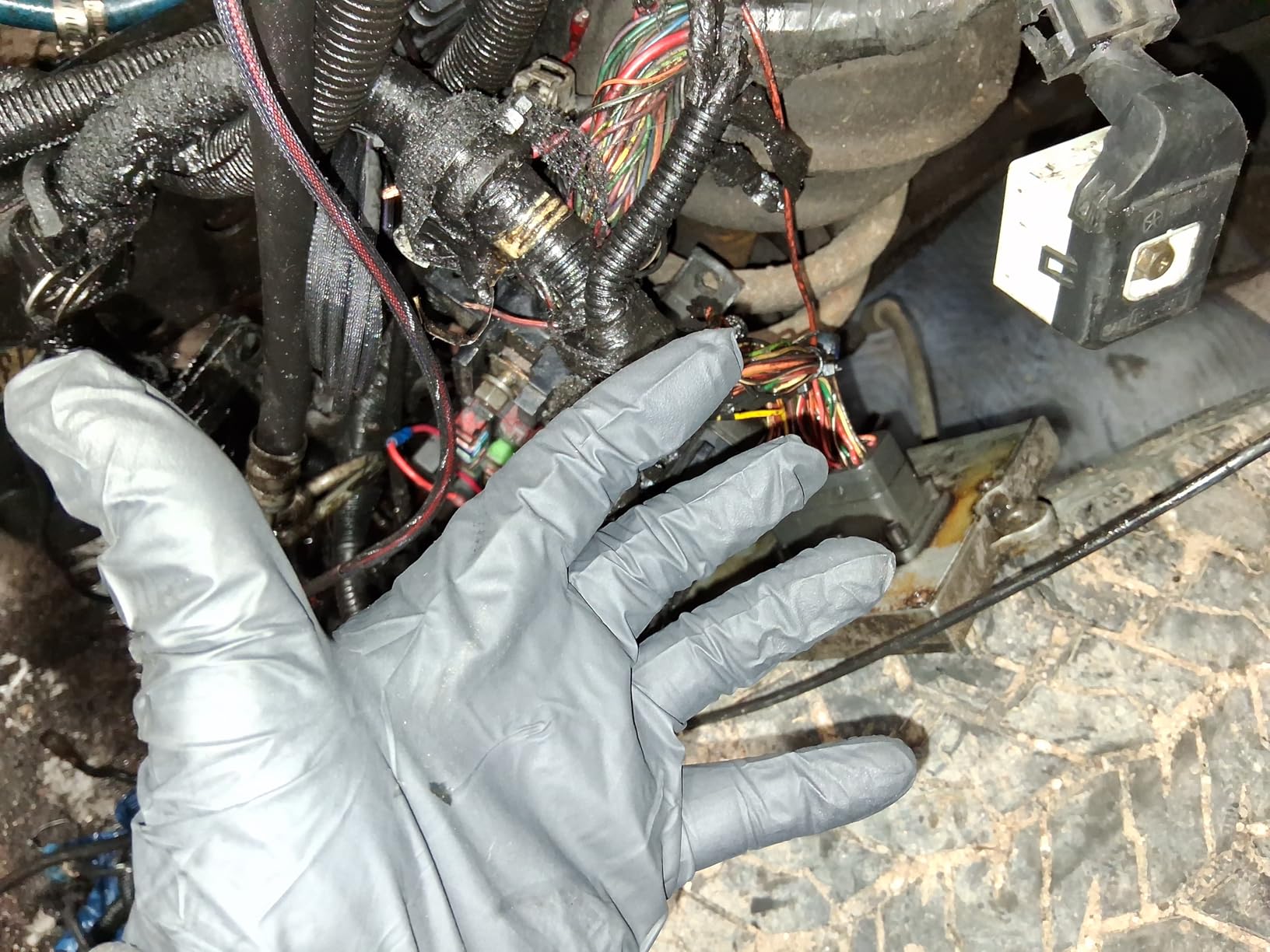 Inspire Black Nitrile Gloves HEAVY DUTY 6 Mil Nitrile Chemical Resistant Medical Cooking Cleaning Disposable Black Gloves - Customer Photo 1