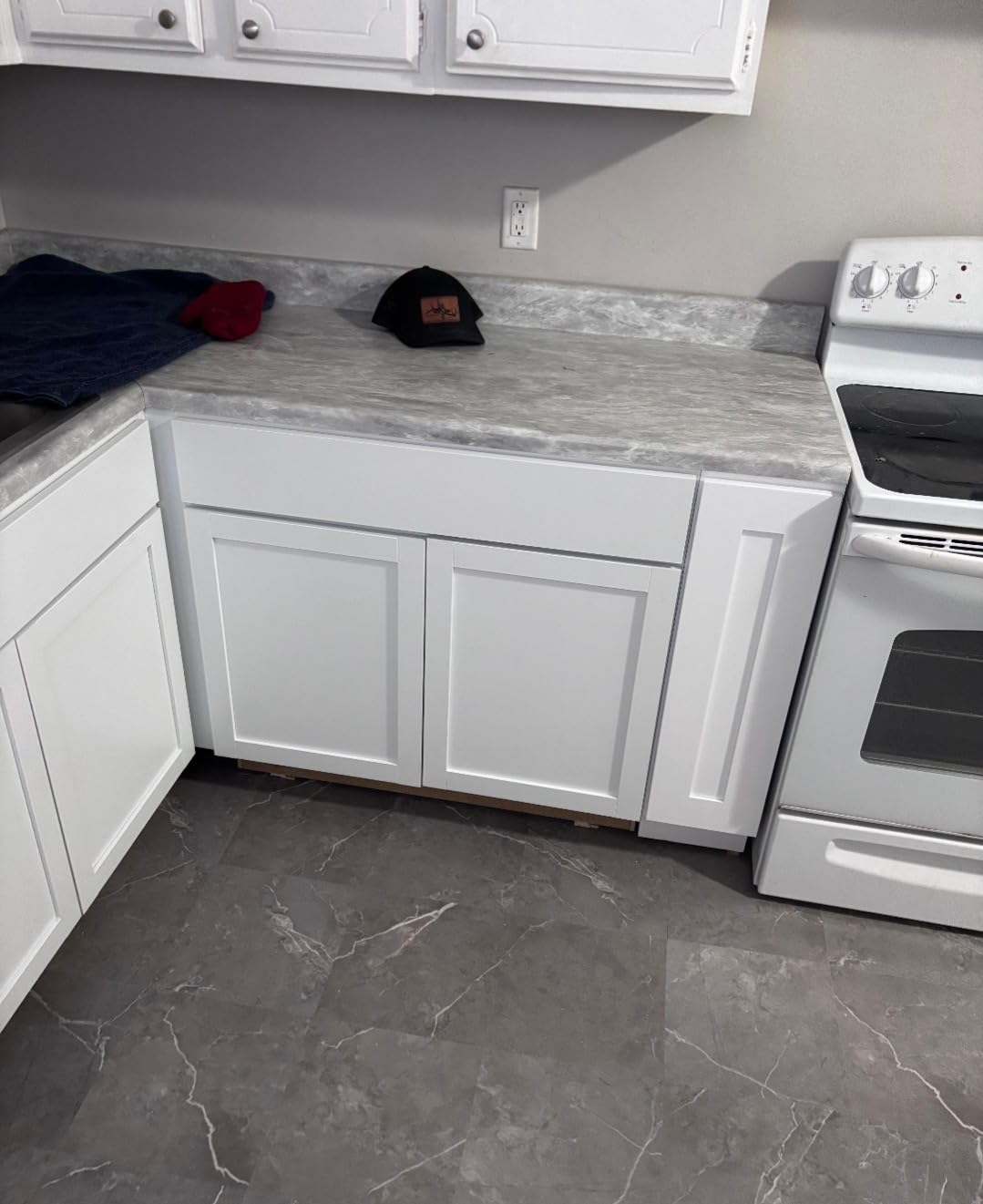 Hollywood Fabiani Design Base Kitchen Cabinet - 9W x 24D x 34.5H Shaker White RTA - Customer Photo 2