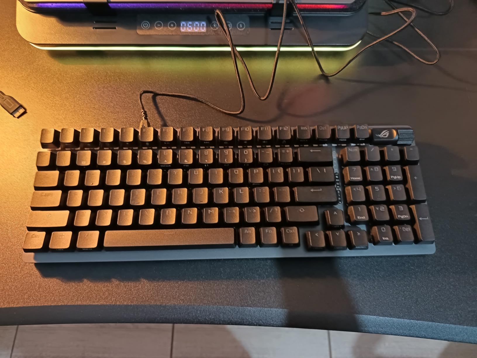 ASUS ROG Strix Scope II 96 Wireless Mechanical Gaming Keyboard - 96% Full-Size, Tri-Mode Connectivity, Hot Swappable Pre-lubed ROG NX Snow Linear Switches, PBT Keycaps, RGB, PC/Mac Support-Black customer photo 1