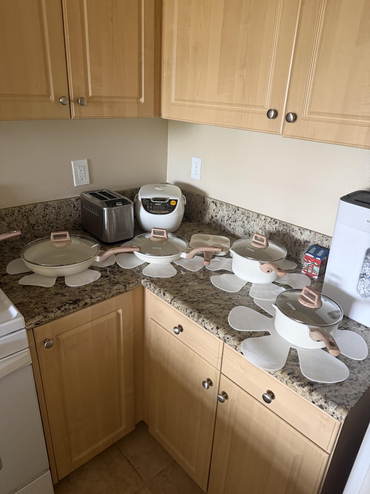 CAROTE 21Pcs Pots and Pans Set, Nonstick Cookware Sets, White Granite Induction Cookware Non Stick Cooking Set w/Frying Pans & Saucepans(PFOS, PFOA Free) customer photo 1