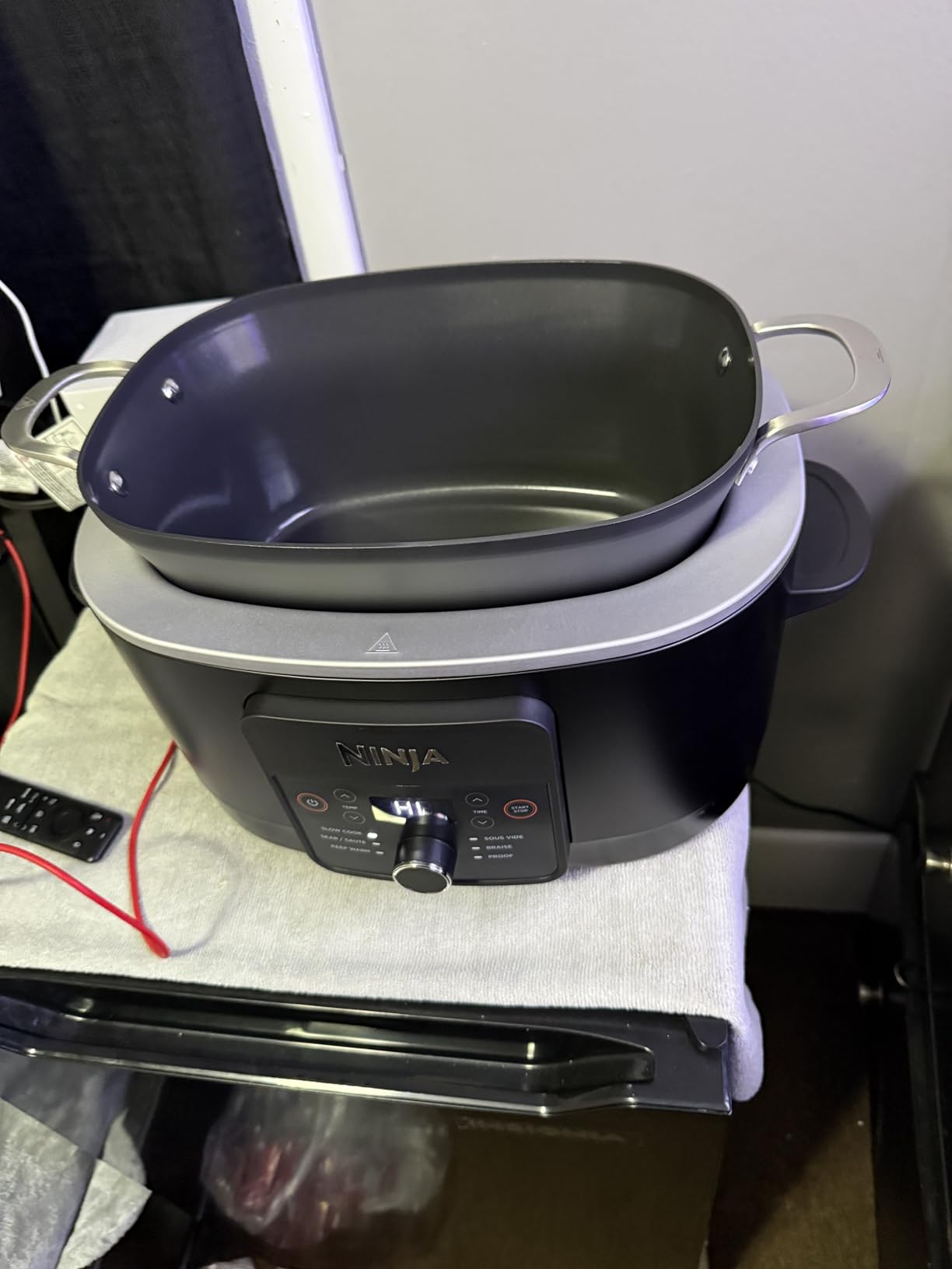 Ninja MC1101 Foodi Everyday Possible Cooker Pro, 8-in-1 Versatility, One-Pot Faster Cooking Replaces 10 Tools, Family-Sized Capacity with Adjustable Temp Control, 6.5 quarts, Midnight Blue - Customer Photo 3