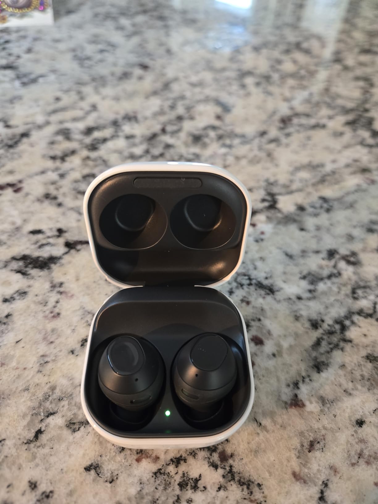 Samsung Galaxy Buds FE True Wireless Bluetooth Earbuds, Comfort and Secure in Ear Fit, Auto Switch Audio, Touch Control, Built-in Voice Assistant, Graphite [US Version, 1Yr Manufacturer Warranty] customer photo 2