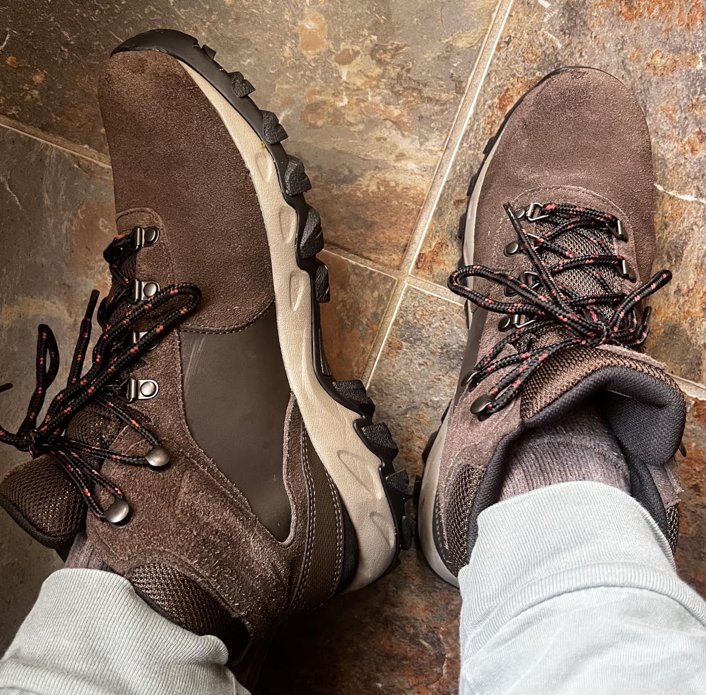 Columbia Men's Newton Ridge Plus II Suede Waterproof Hiking Boot customer photo 1