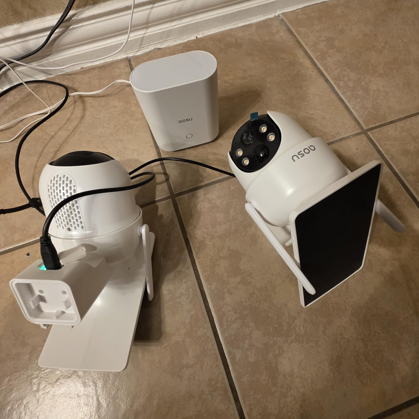 aosu Security Cameras Outdoor Wireless, 4 Cam-Kit, No Subscription, Solar-Powered, Home Security Cameras System with 360° Pan & Tilt, Auto Tracking, 2K Color Night Vision, Easy Setup, 2.4 & 5GHz WiFi customer photo 1