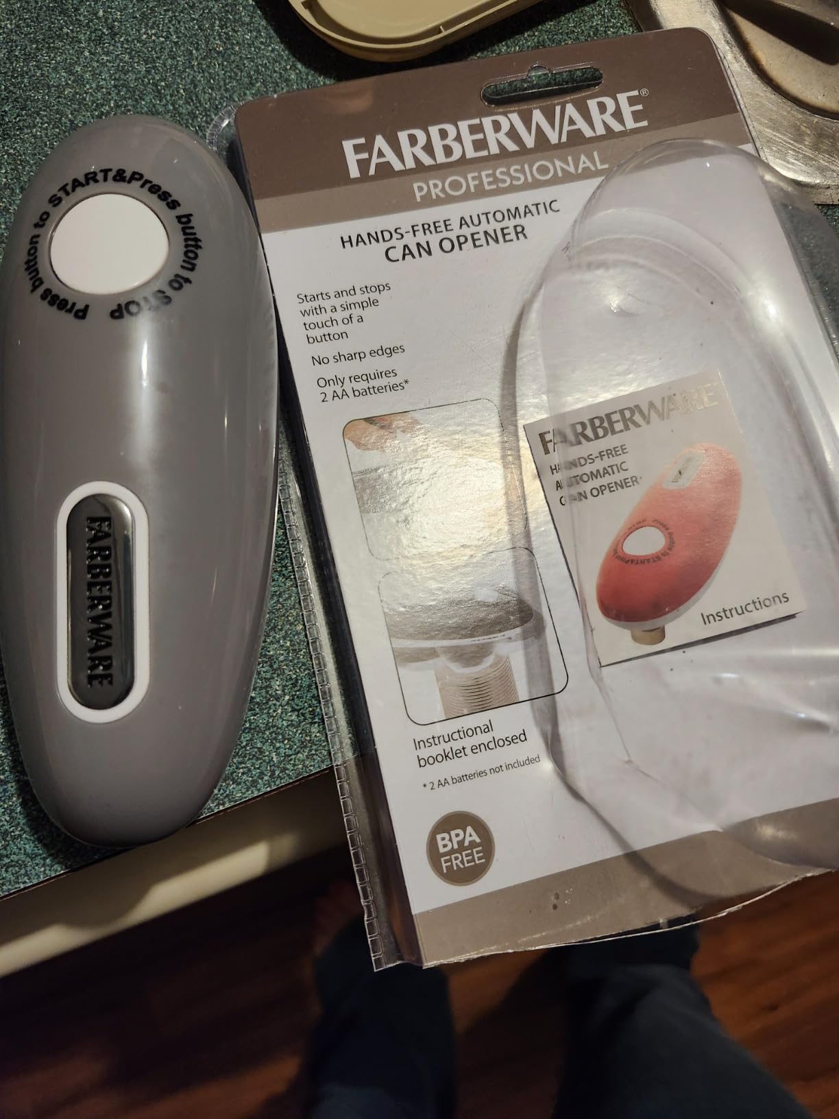 Farberware Compact Battery Operated Hands-Free Automatic Can Opener for any Size Can with Magnet to Safely Remove Lid, Seamless Opening Decreases Sharp Edges for Easily and Safely Opening Cans, Gray Customer Review Farberware Compact Battery Operated Hands-Free Automatic Can Opener for any Size Can with Magnet to Safely Remove Lid, Seamless Opening Decreases Sharp Edges for Easily and Safely Opening Cans, Gray - Customer Photo 3