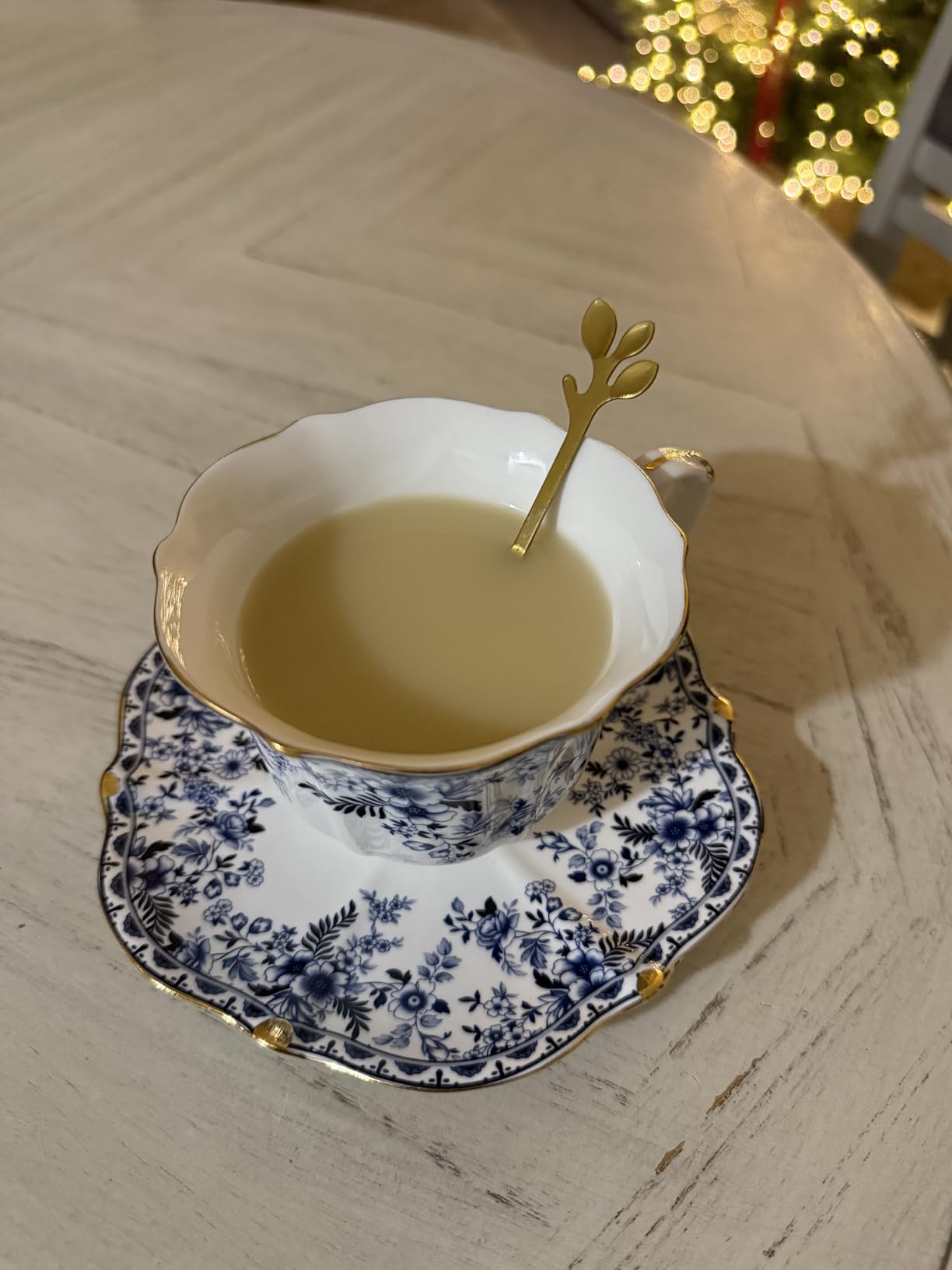 TATSUMI Country Roses Bone China Tea Cup and Saucer Set, 3 Pieces, Vintage Style, For Women and Tea Parties(QH,1 Set) Customer Review TATSUMI Country Roses Bone China Tea Cup and Saucer Set, 3 Pieces, Vintage Style, For Women and Tea Parties(QH,1 Set) - Customer Photo 3