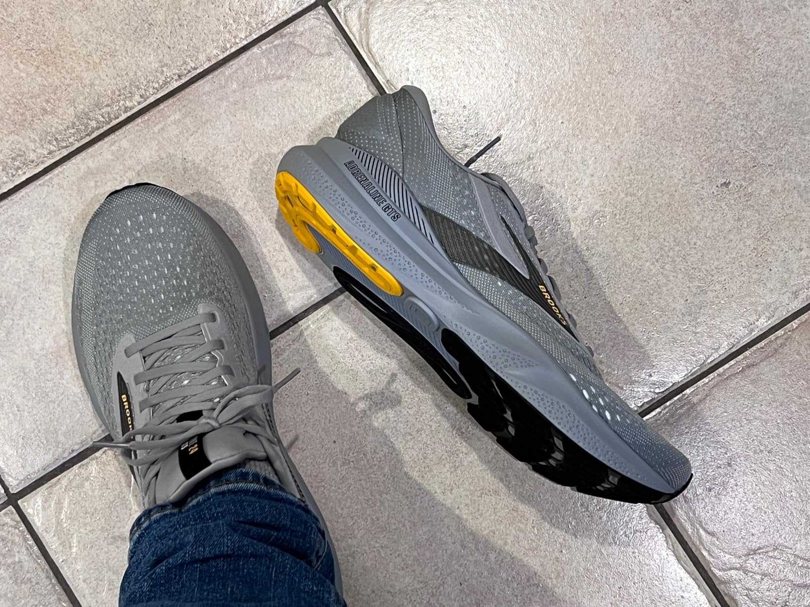 Men's Adrenaline GTS 24 Supportive Running Shoe customer photo 1