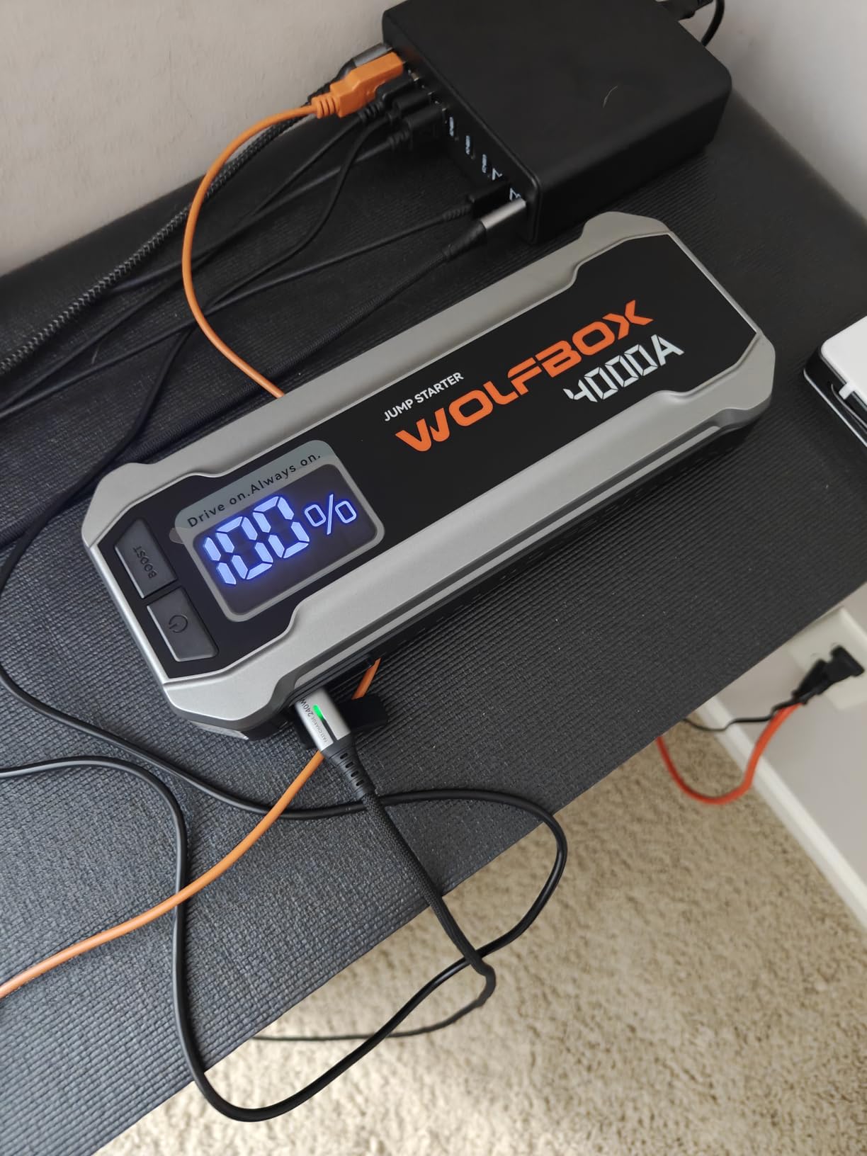 WOLFBOX 4000A Jump Starter with 65W Quick Charger customer photo 2