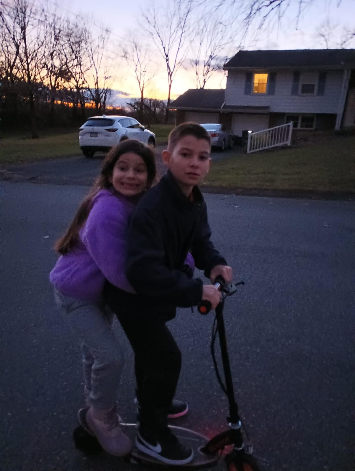 Razor Power Core XLR Electric Scooter for Kids and Teens ages 8+, 120lb to 154lbs Max Weight, Powerful Ride on Outside Toy, 10mph to 12.2mph customer photo 2