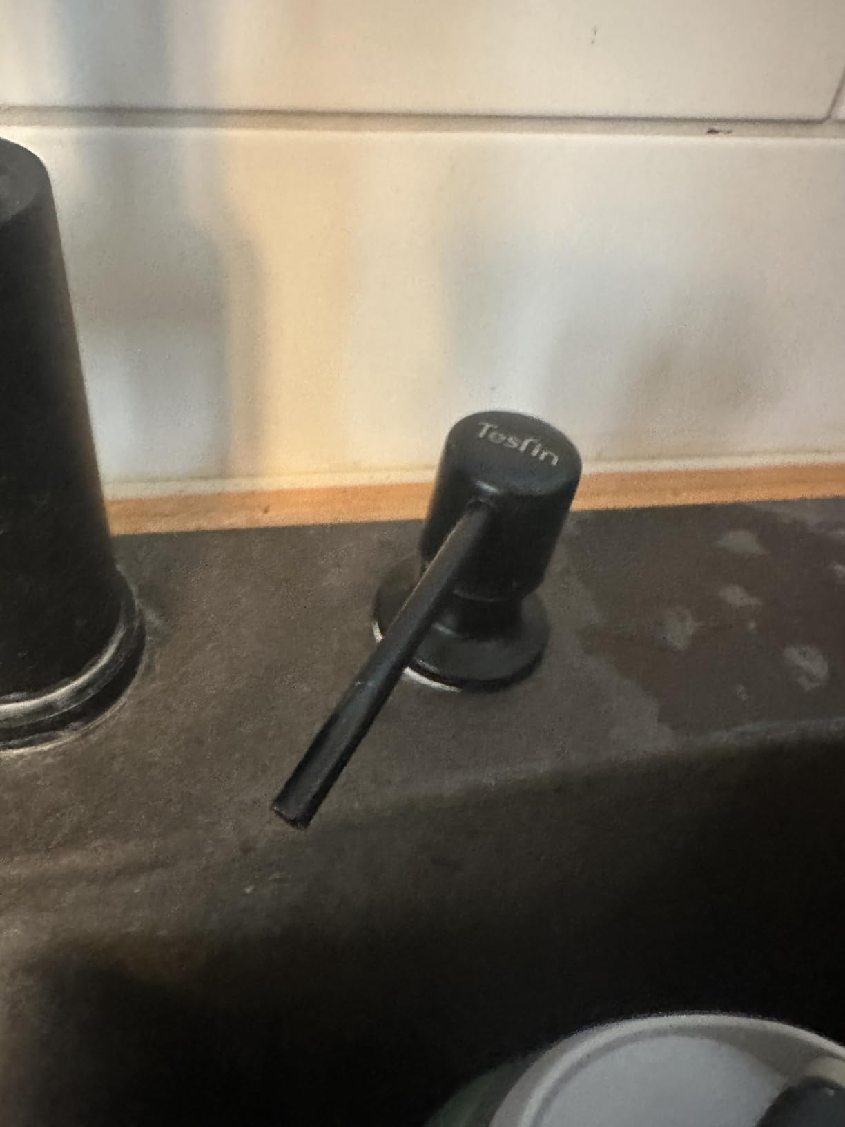 Automatic Liquid Soap Dispenser Touchless for Bathroom and Kitchen with 33.81oz/1000ml Upgraded Infrared Sensors Built in Sink Soap Dispenser for Smart Home Customer Review Automatic Liquid Soap Dispenser Touchless for Bathroom and Kitchen with 33.81oz/1000ml Upgraded Infrared Sensors Built in Sink Soap Dispenser for Smart Home - Customer Photo 1