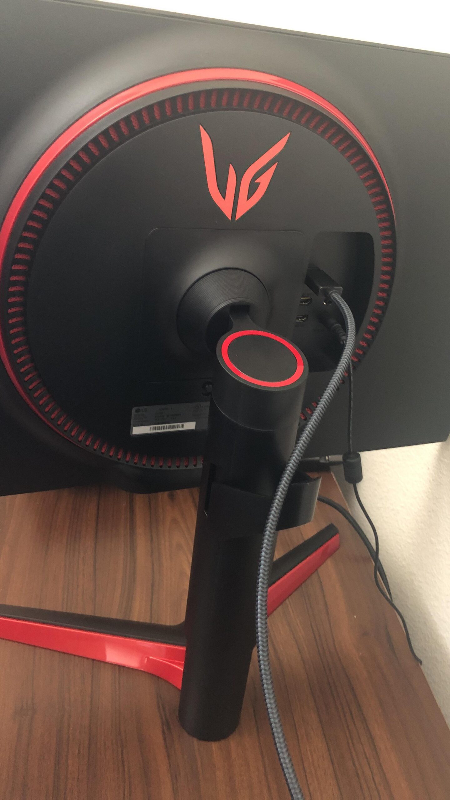 LG 32GS60QC-B Ultragear 32-inch Curved Gaming Monitor QHD (2560x1440) 180Hz 1ms 1000R AMD FreeSync HDR10 HDMIx2 DisplayPort Borderless Design Black Stabilizer DAS Crosshair FPS Counter - Black customer photo 1