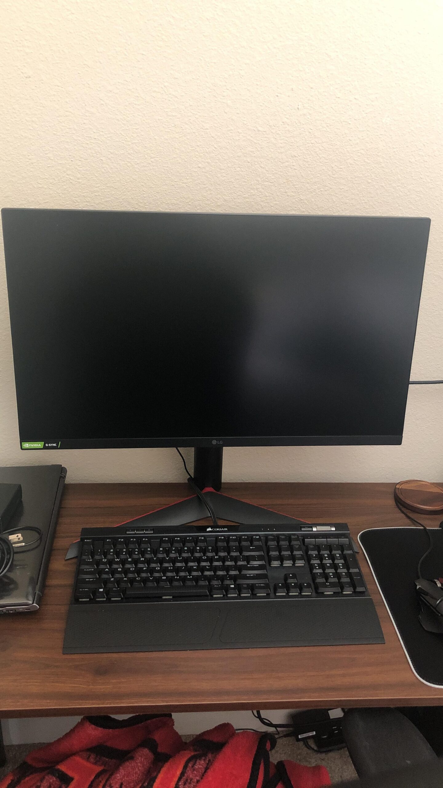 LG 32GS60QC-B Ultragear 32-inch Curved Gaming Monitor QHD (2560x1440) 180Hz 1ms 1000R AMD FreeSync HDR10 HDMIx2 DisplayPort Borderless Design Black Stabilizer DAS Crosshair FPS Counter - Black customer photo 2