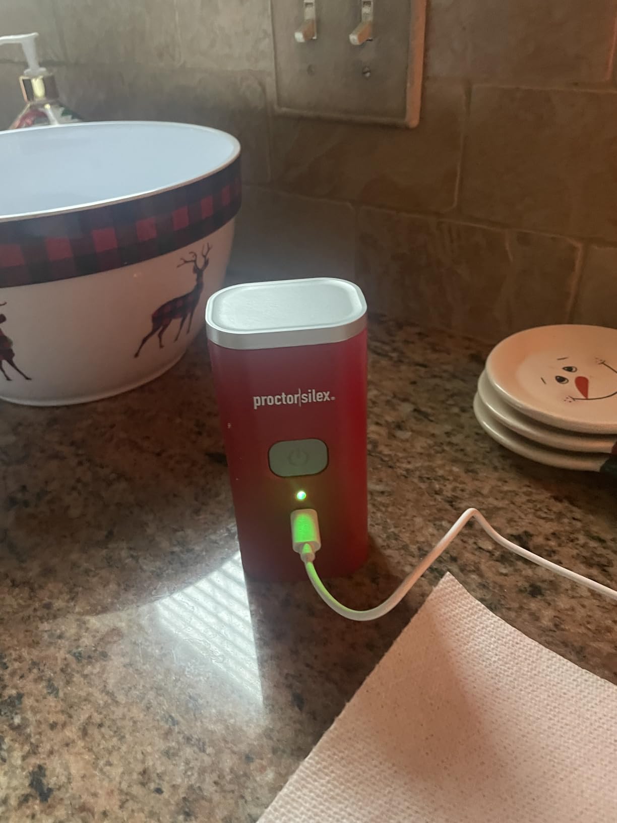 Proctor Silex Automatic Electric Can Opener, Hands Free Cordless Operation & USB Rechargeable, Self-Aligning, Cut Smooth Touch Lid Edges, Compact and Easy to Store, Mint Customer Review Proctor Silex Automatic Electric Can Opener, Hands Free Cordless Operation & USB Rechargeable, Self-Aligning, Cut Smooth Touch Lid Edges, Compact and Easy to Store, Mint - Customer Photo 1