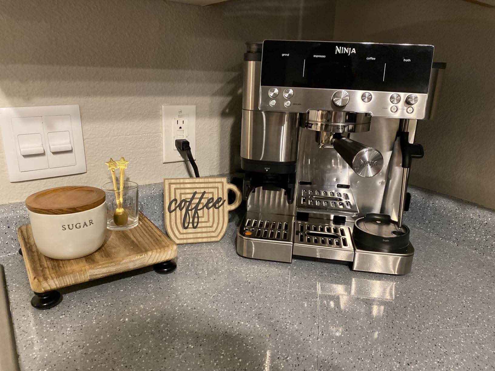 Ninja Luxe Café 3-in-1 Espresso, Drip Coffee and Cold Brew Machine | Integrated Coffee Grinder, Milk Frother, Assisted Tamper & Built-In Espresso Accessory Storage | Stainless Steel | ES601 - Customer Photo 1