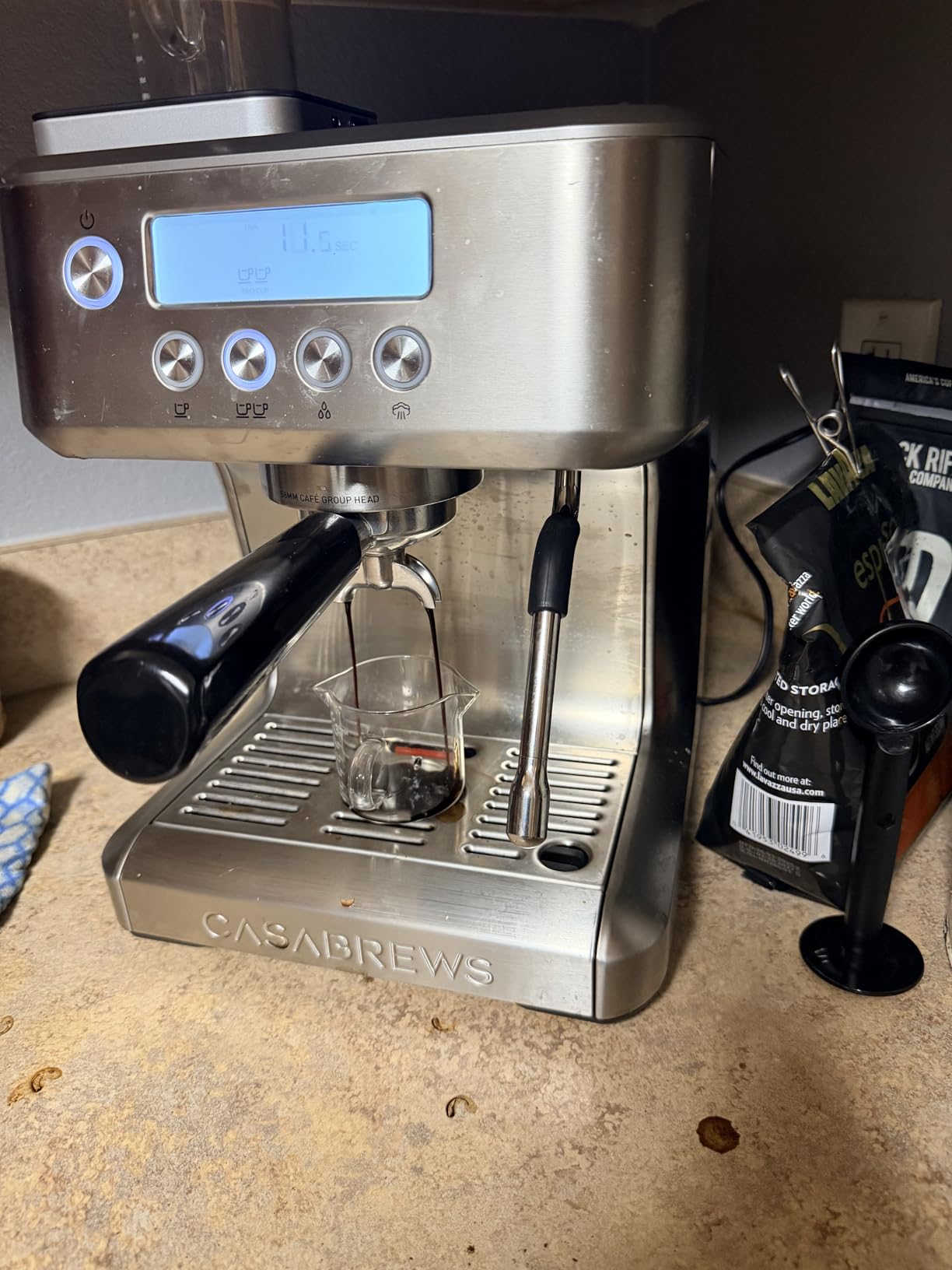 CASABREWS Ultra Espresso Machine with LCD Display, Espresso Maker with Powerful Milk Frother, Customizable Brewing Temperature, Provides Barista-Level Lattes and Cappuccinos, Gift for Men & Women customer photo 1