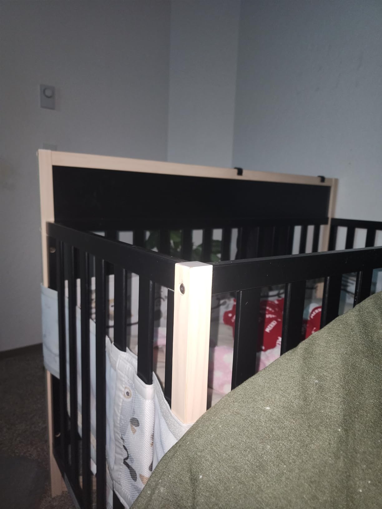 Dream On Me Owen 5-in-1 Convertible Full-Size Baby Crib in Matte Black, GreenGuard Gold & BSA, Converts to Toddler, Day, & Full-Size Bed, Non-Toxic Paint, Safe Sleep Environment customer photo 2