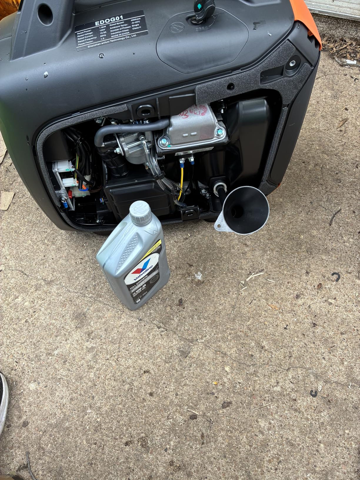 Portable Inverter Generator 2500W Gas Powered, Long Runtime Gas Generators for Home Use, Camping, Super Quiet Emergency Home Backup, with CO Sensor, EPA Compliant customer photo 2