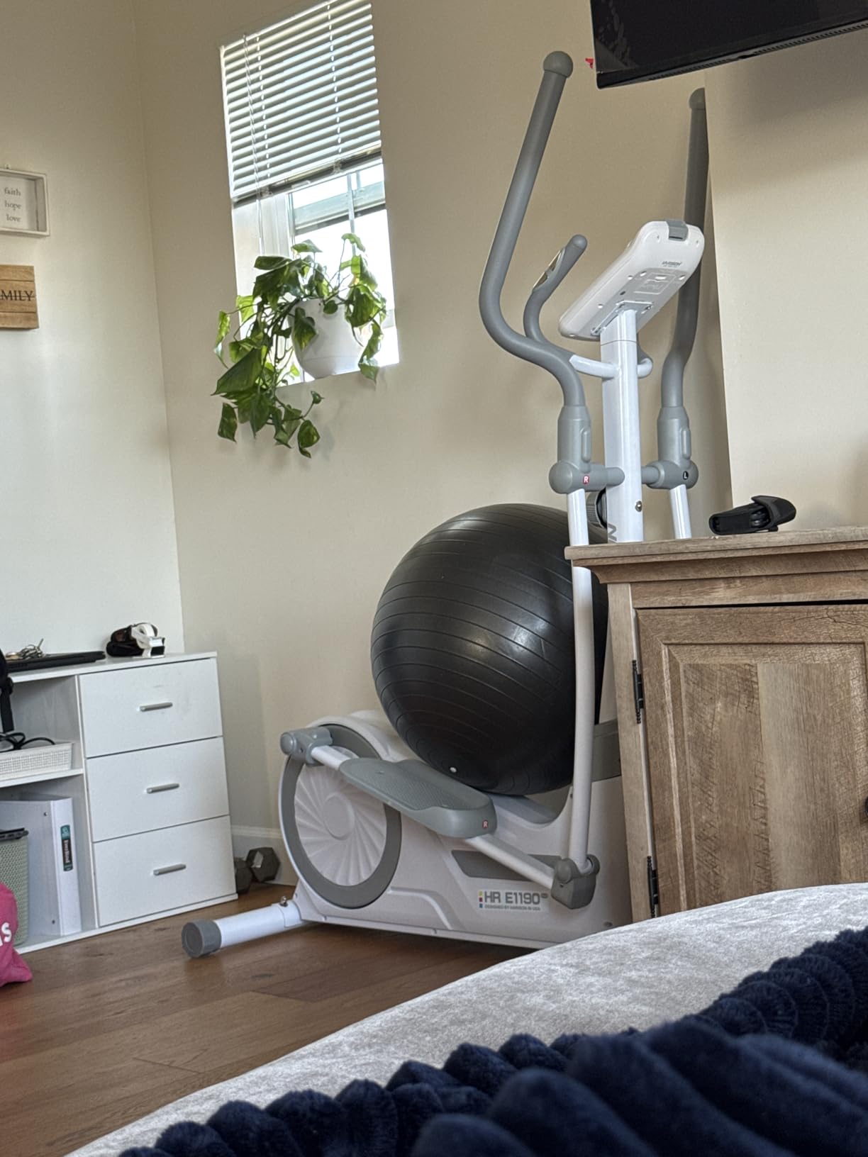 HARISON Elliptical Machine for Home 350 LBS Capacity, Magnetic Elliptical Exercise Machine with 16-Level Resistance Control, Elliptical Trainer customer photo 1