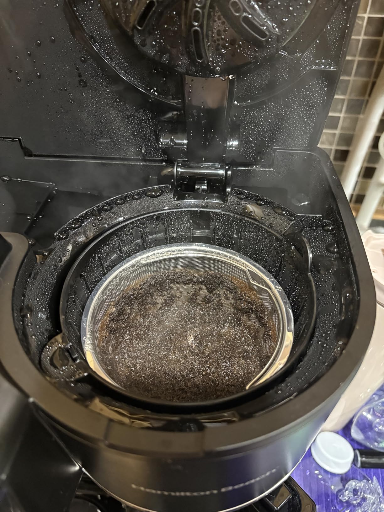 Hamilton Beach 2-Way 12 Cup Programmable Drip Hot and Iced Coffee Maker & Single Serve Coffee Machine, Glass Carafe, Auto Pause and Pour, Black (47500J) Customer Review Hamilton Beach 2-Way 12 Cup Programmable Drip Hot and Iced Coffee Maker & Single Serve Coffee Machine, Glass Carafe, Auto Pause and Pour, Black (47500J) - Customer Photo 1